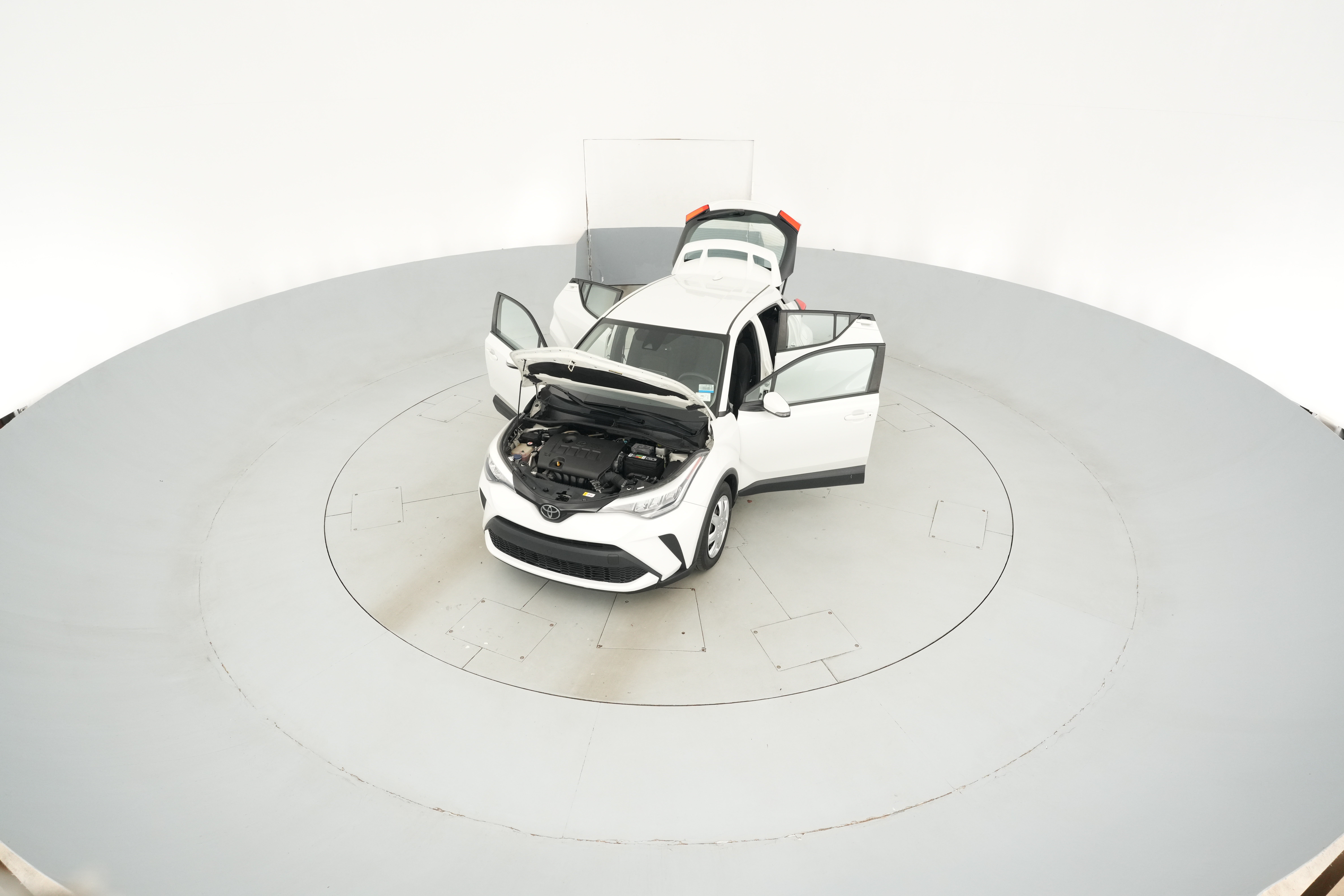 2021 Toyota C-HR LE - Photo 37