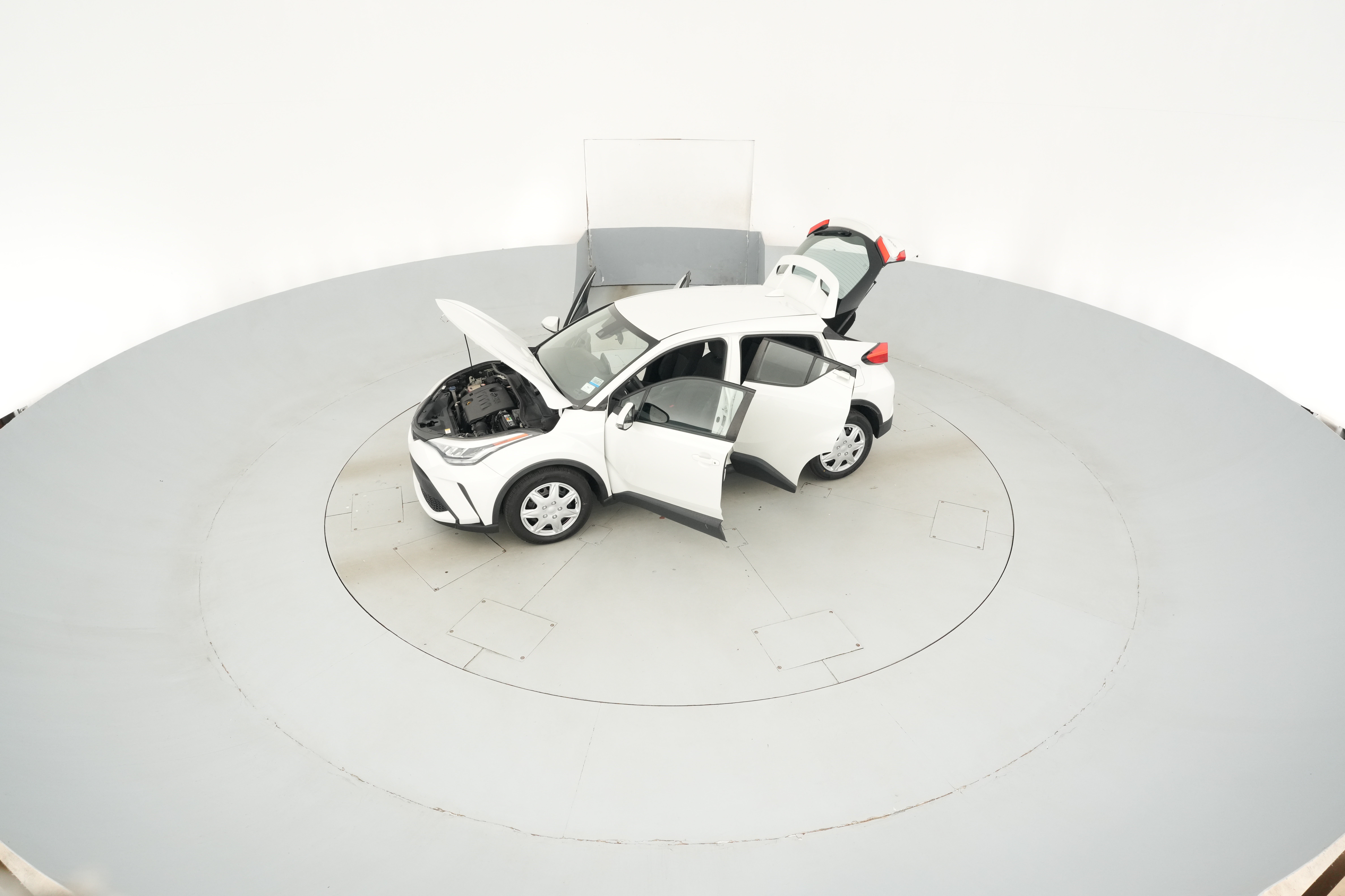 2021 Toyota C-HR LE - Photo 39