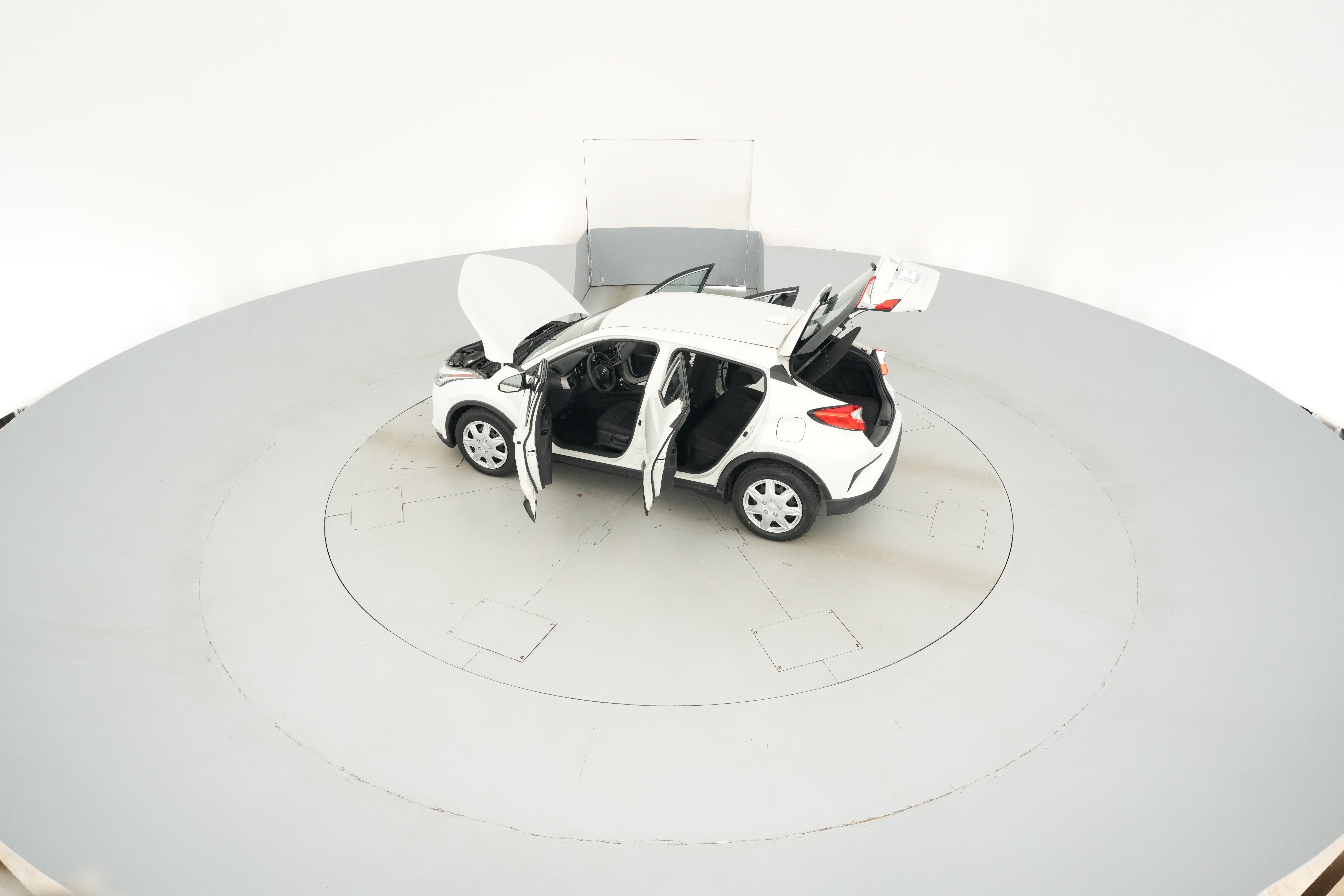 2021 Toyota C-HR LE - Photo 41
