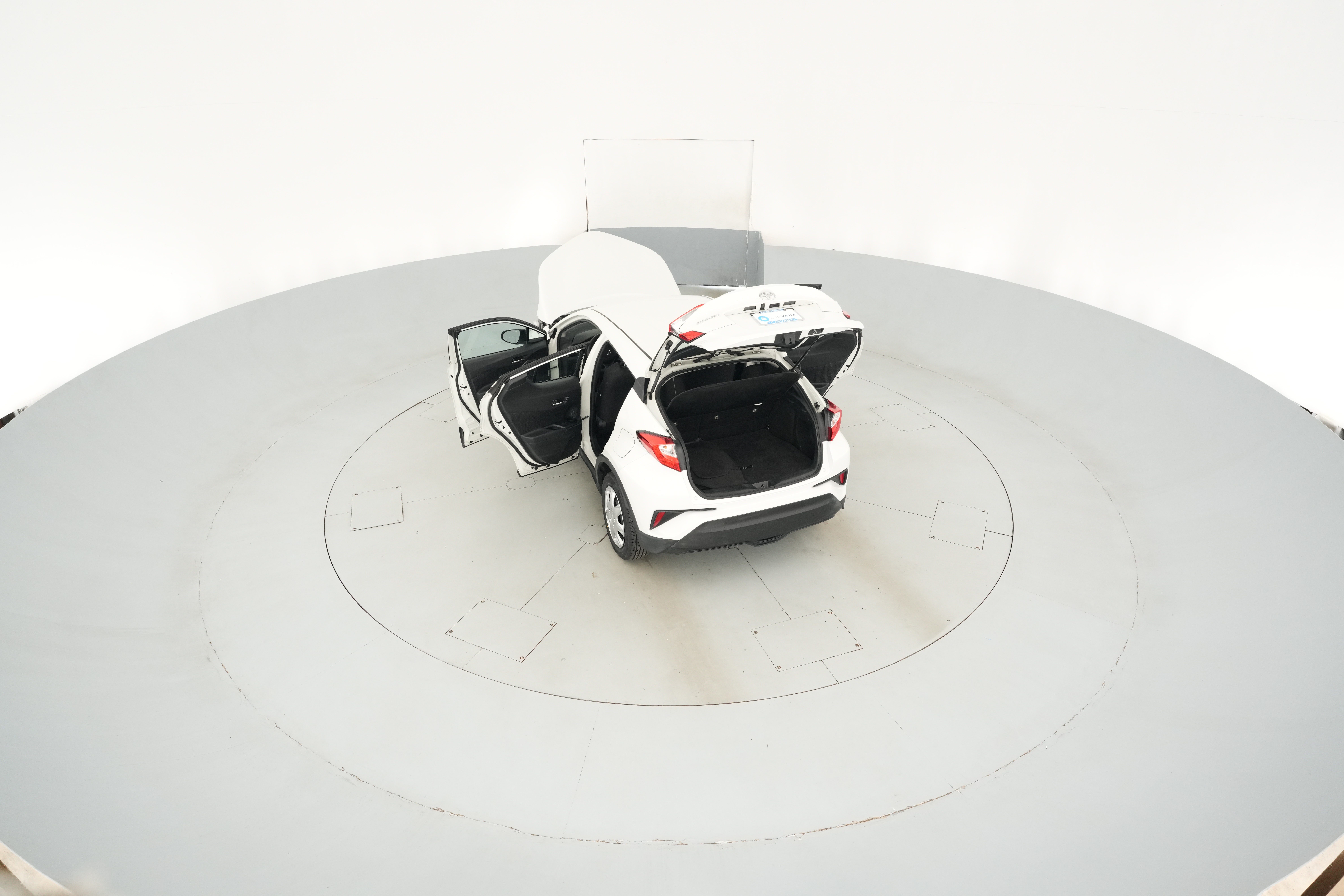 2021 Toyota C-HR LE - Photo 43