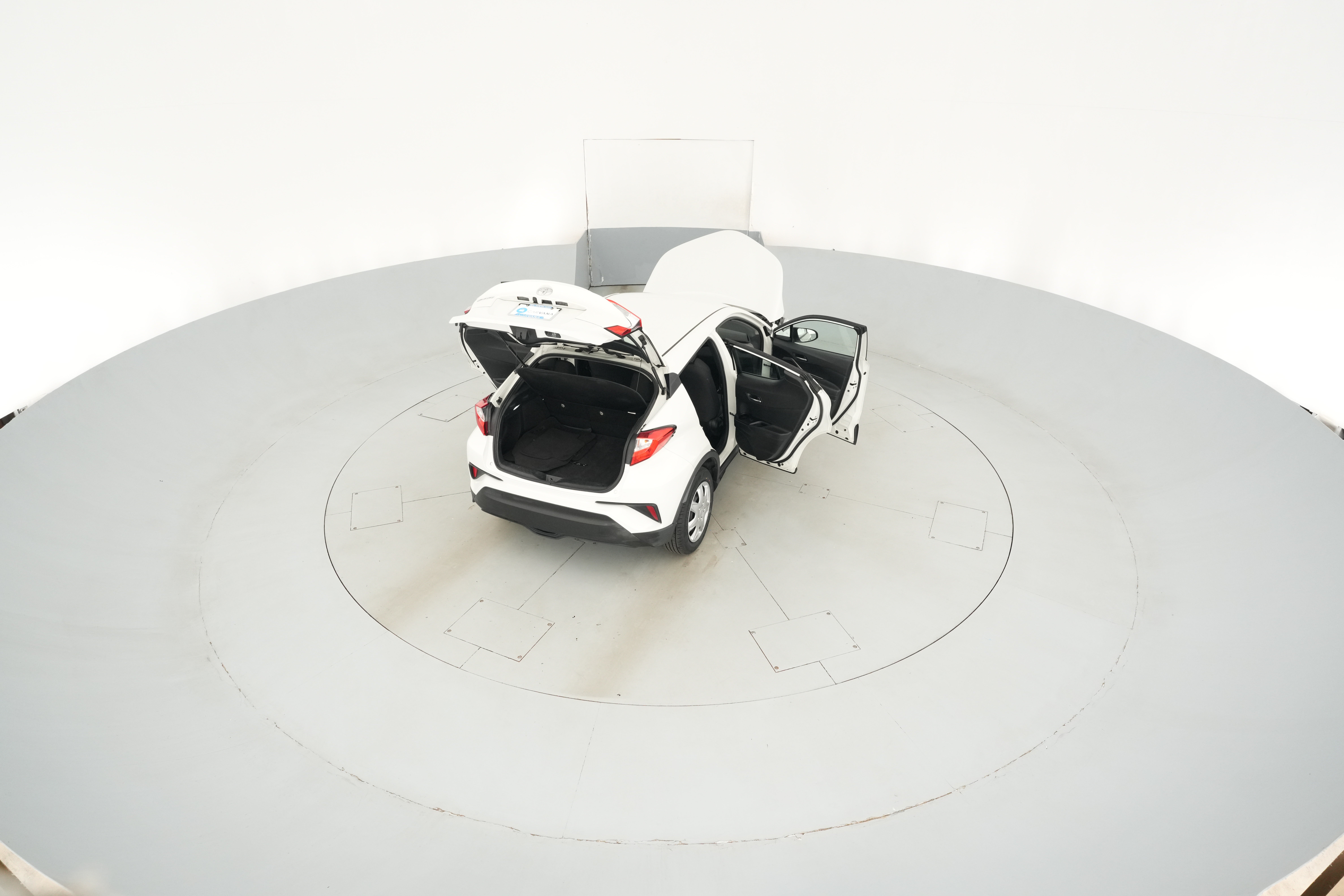 2021 Toyota C-HR LE - Photo 45