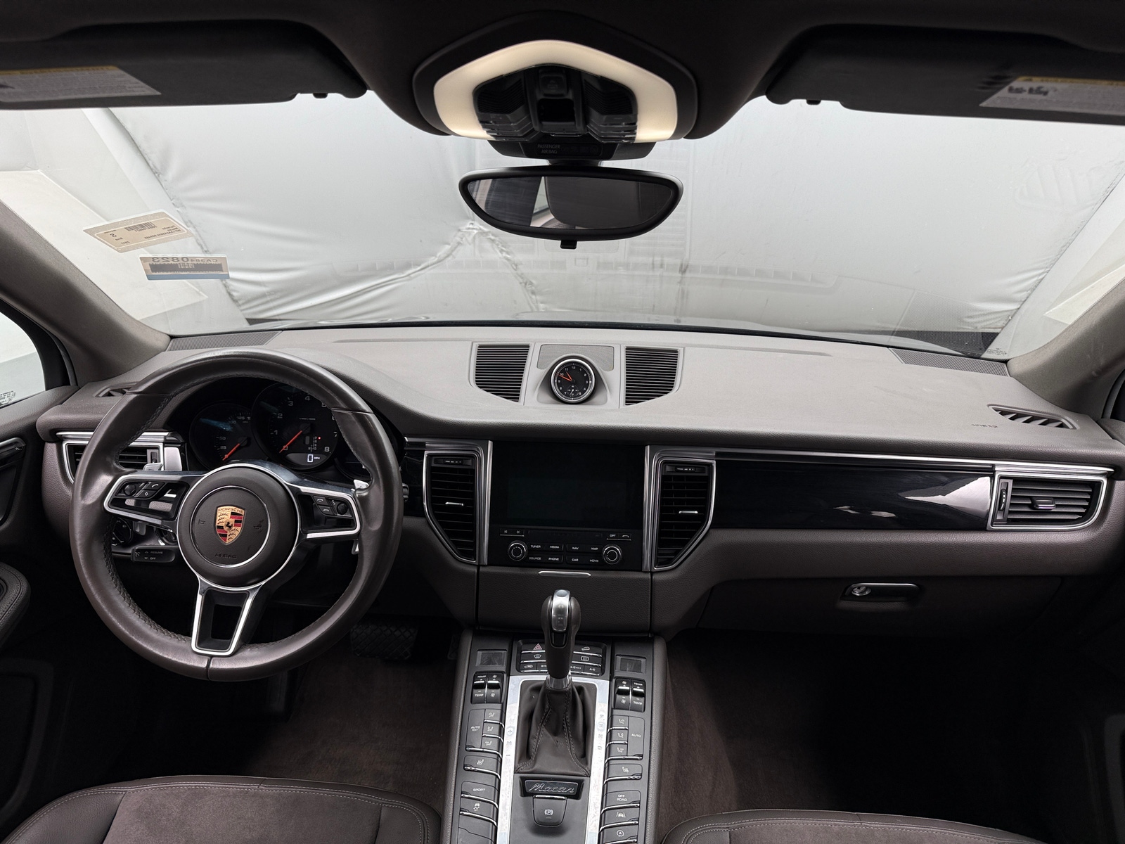 Thumbnail: 2017 Porsche Macan - 2