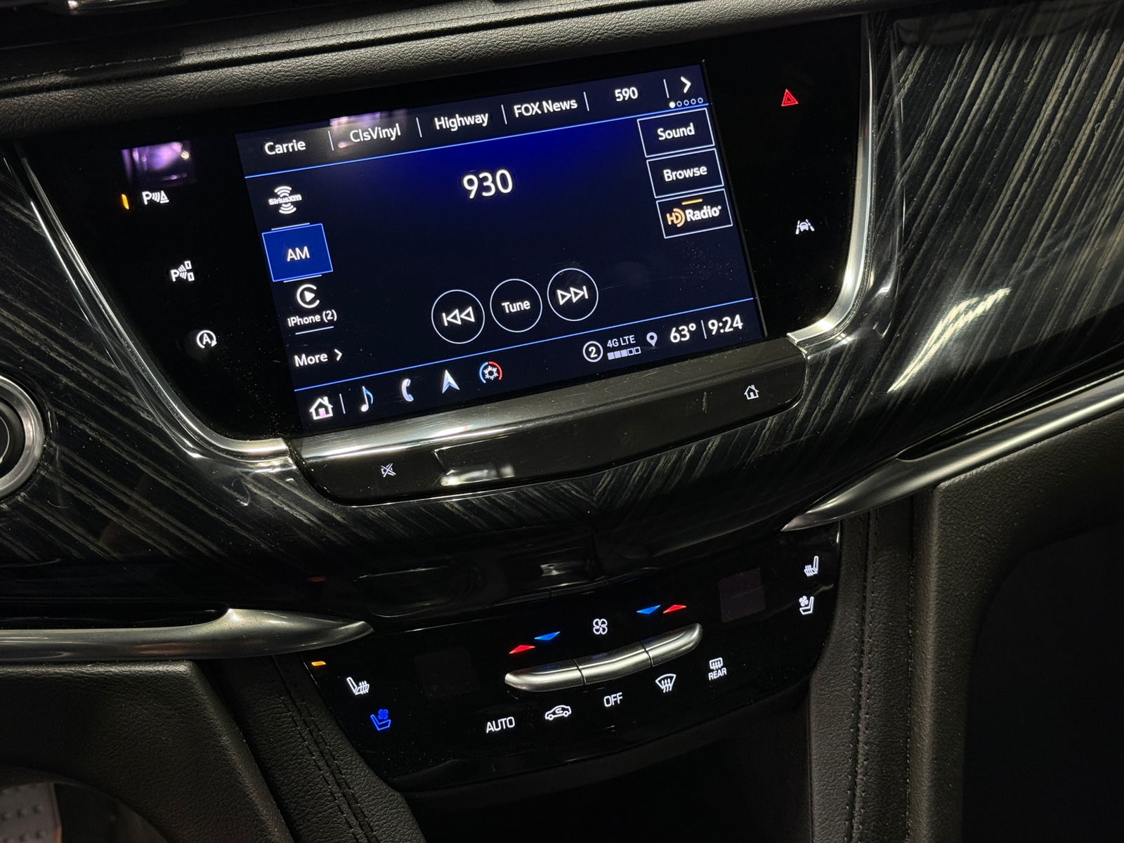 Thumbnail: 2023 Cadillac XT6 - 3