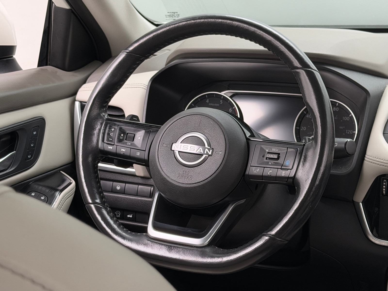 Thumbnail: 2023 Nissan Rogue - 4