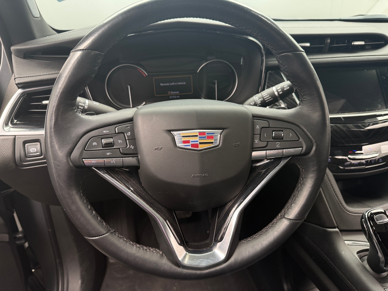 Thumbnail: 2023 Cadillac XT6 - 4