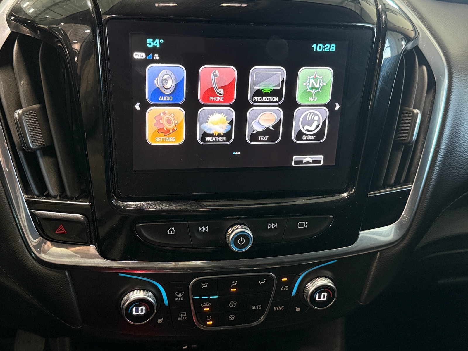 Thumbnail: 2018 Chevrolet Traverse - 3