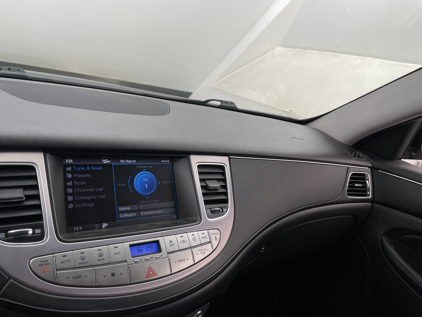 Thumbnail: 2012 Hyundai Genesis - 3
