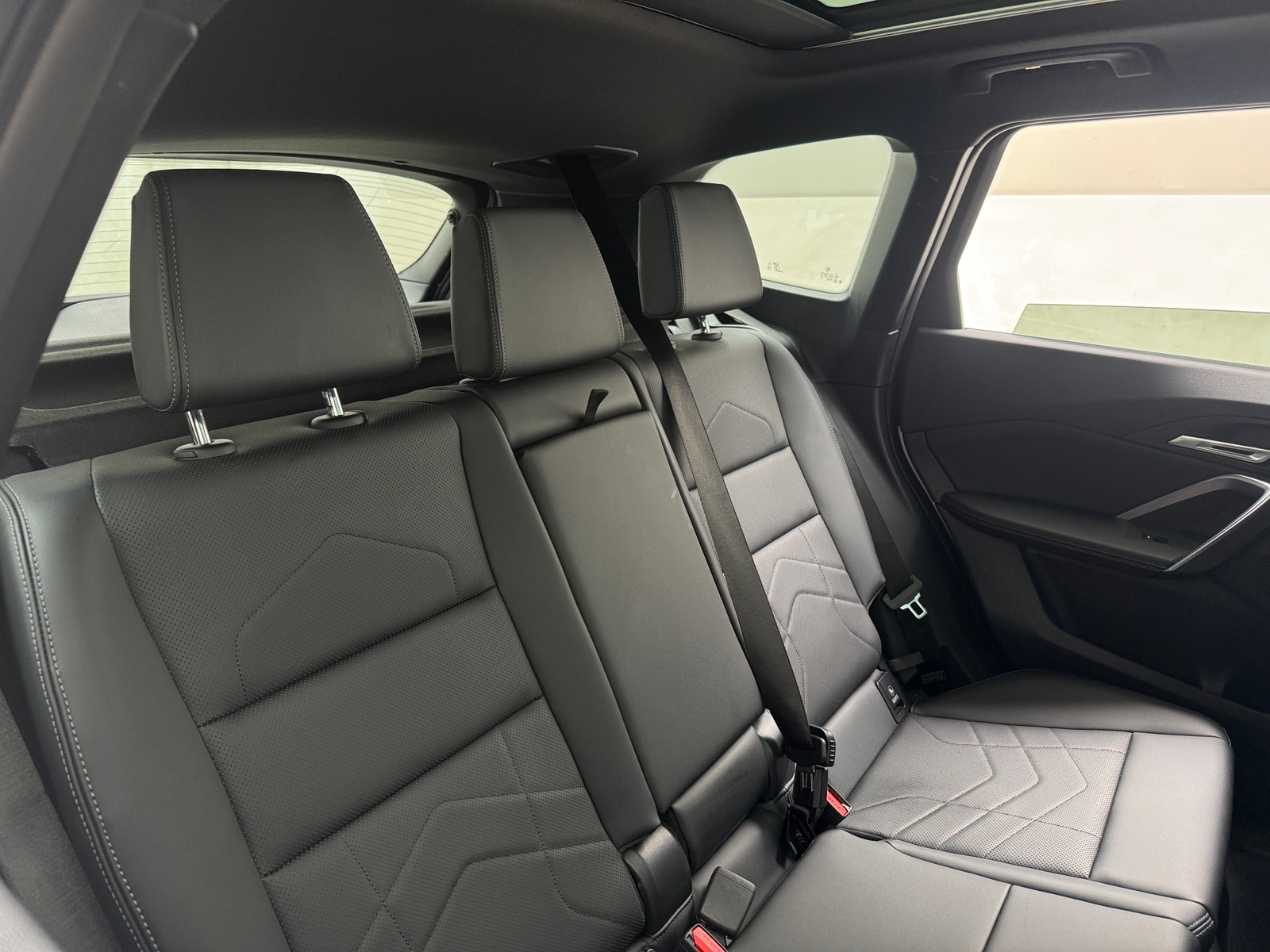 Thumbnail: 2026 BMW X1 - 5