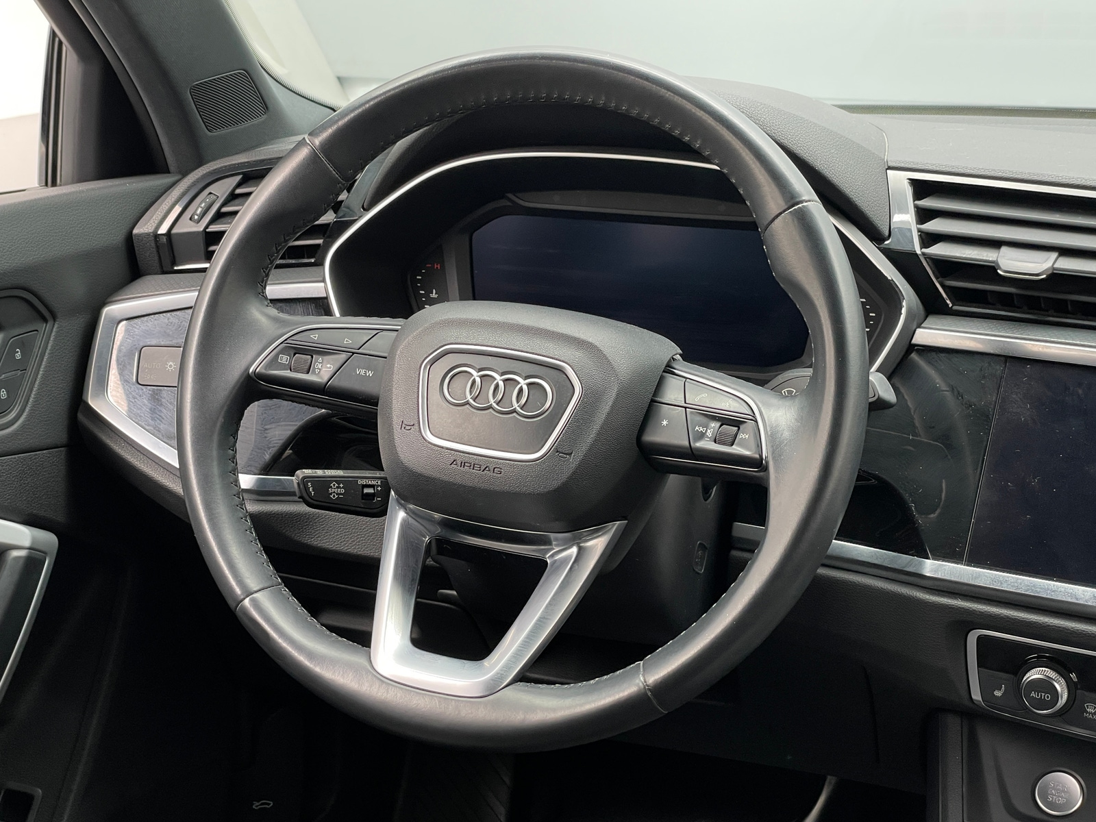 Thumbnail: 2020 Audi Q3 - 4