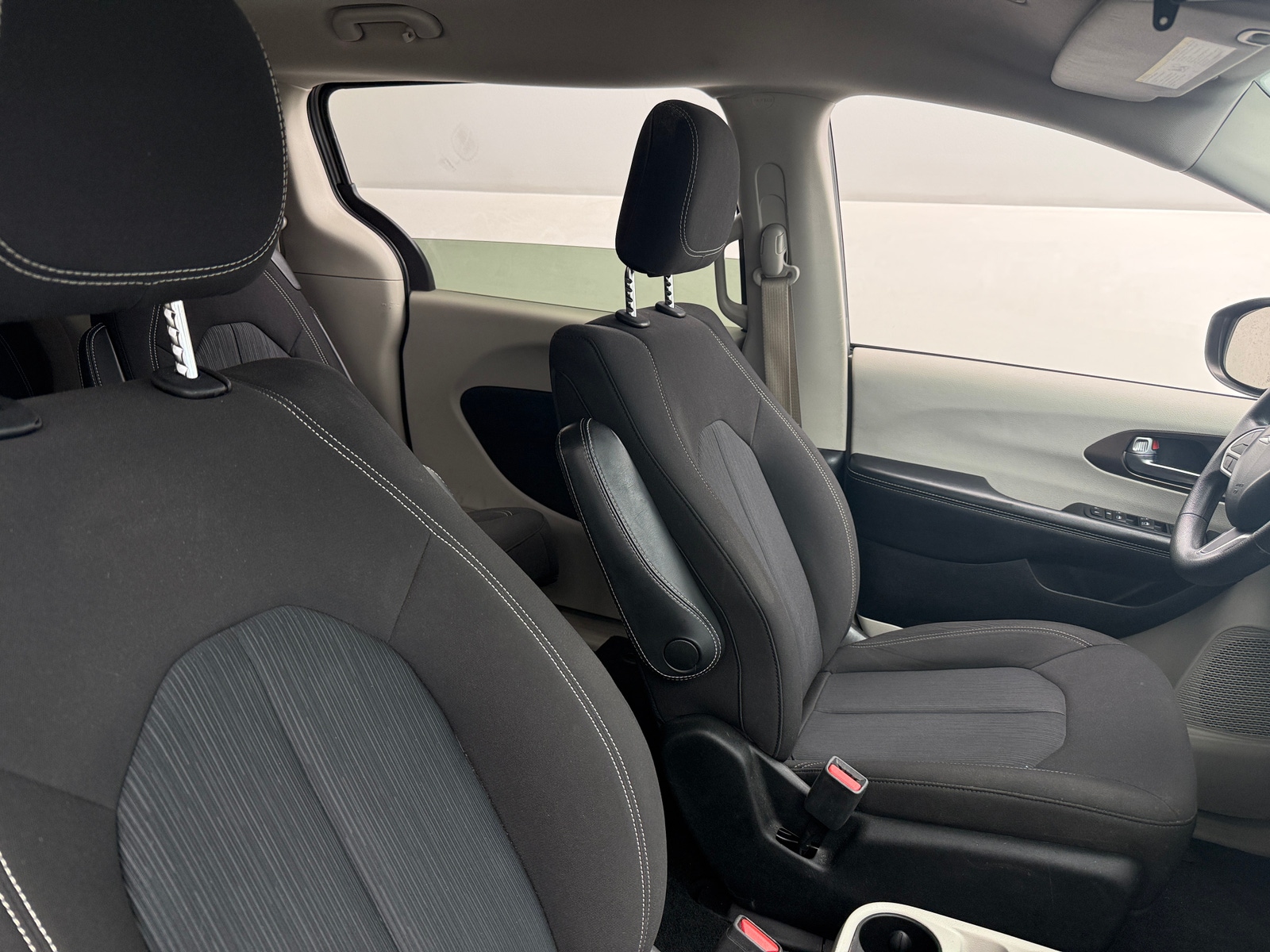 Thumbnail: 2020 Chrysler Voyager - 2