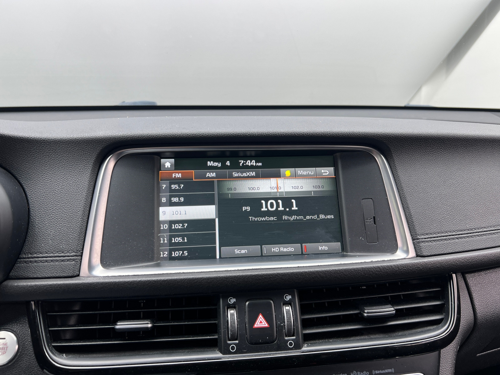 Thumbnail: 2016 Kia Optima - 3