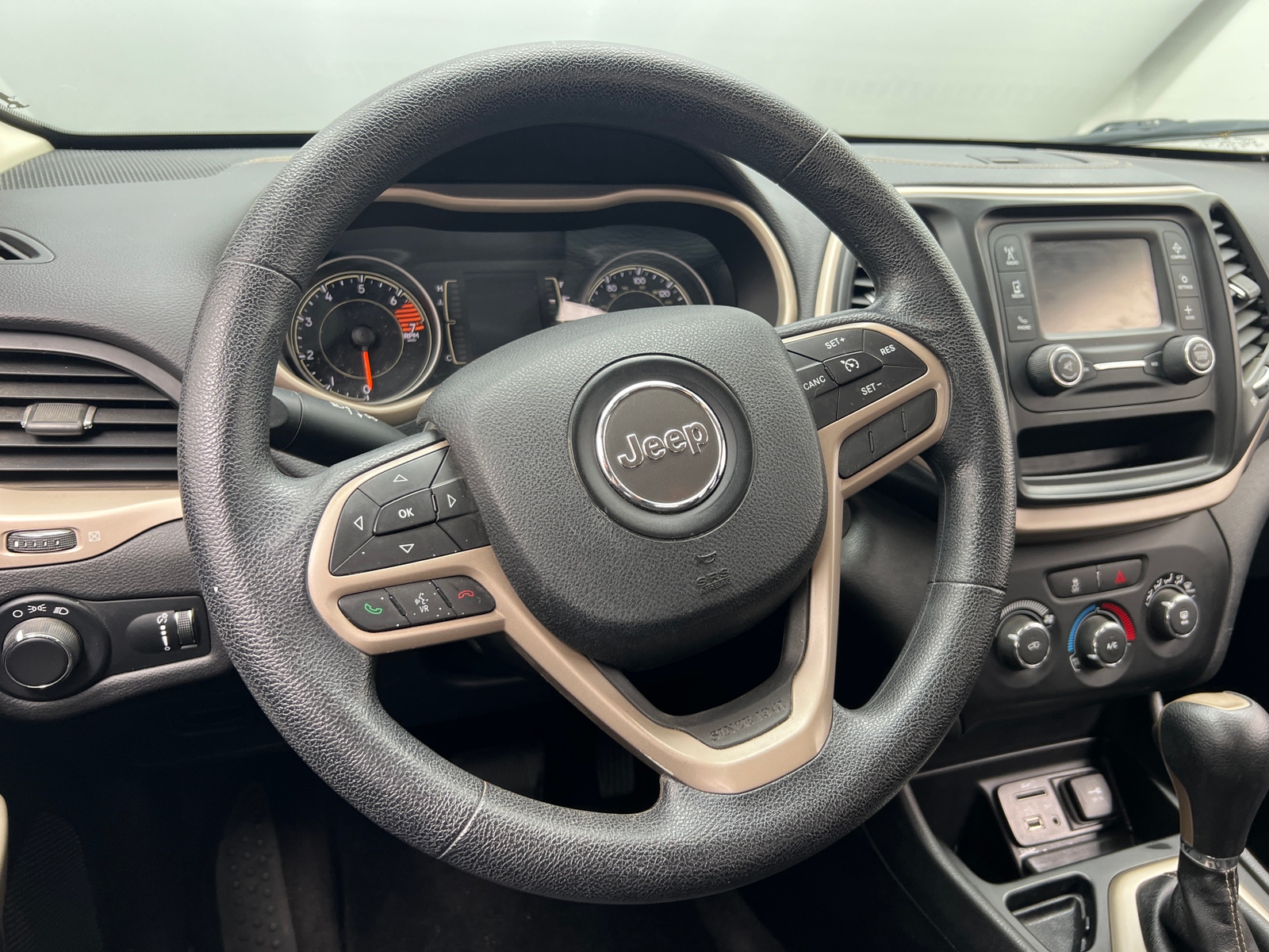 Thumbnail: 2017 Jeep Cherokee - 5