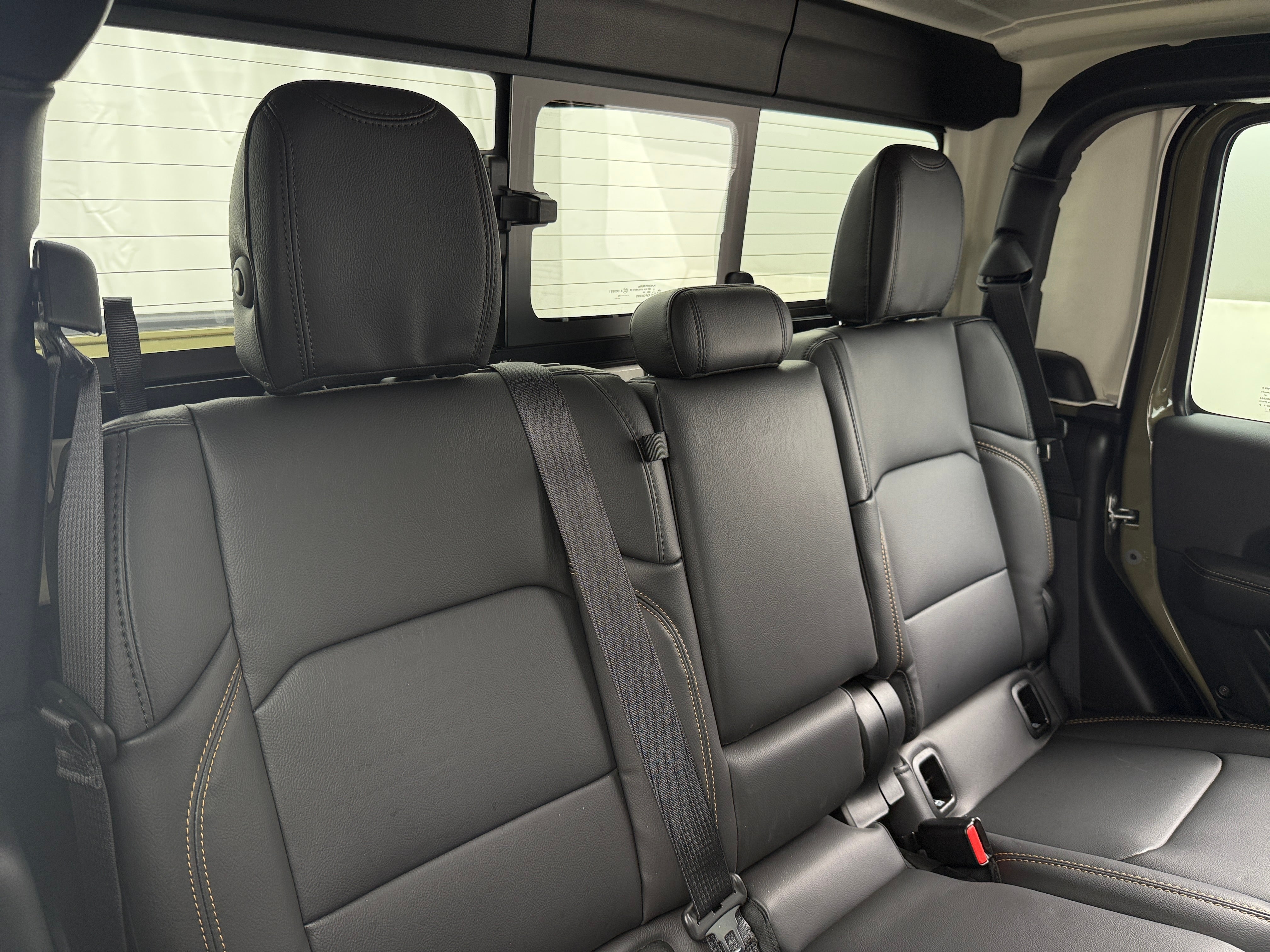 2026 Jeep Gladiator Sahara Auto's photo