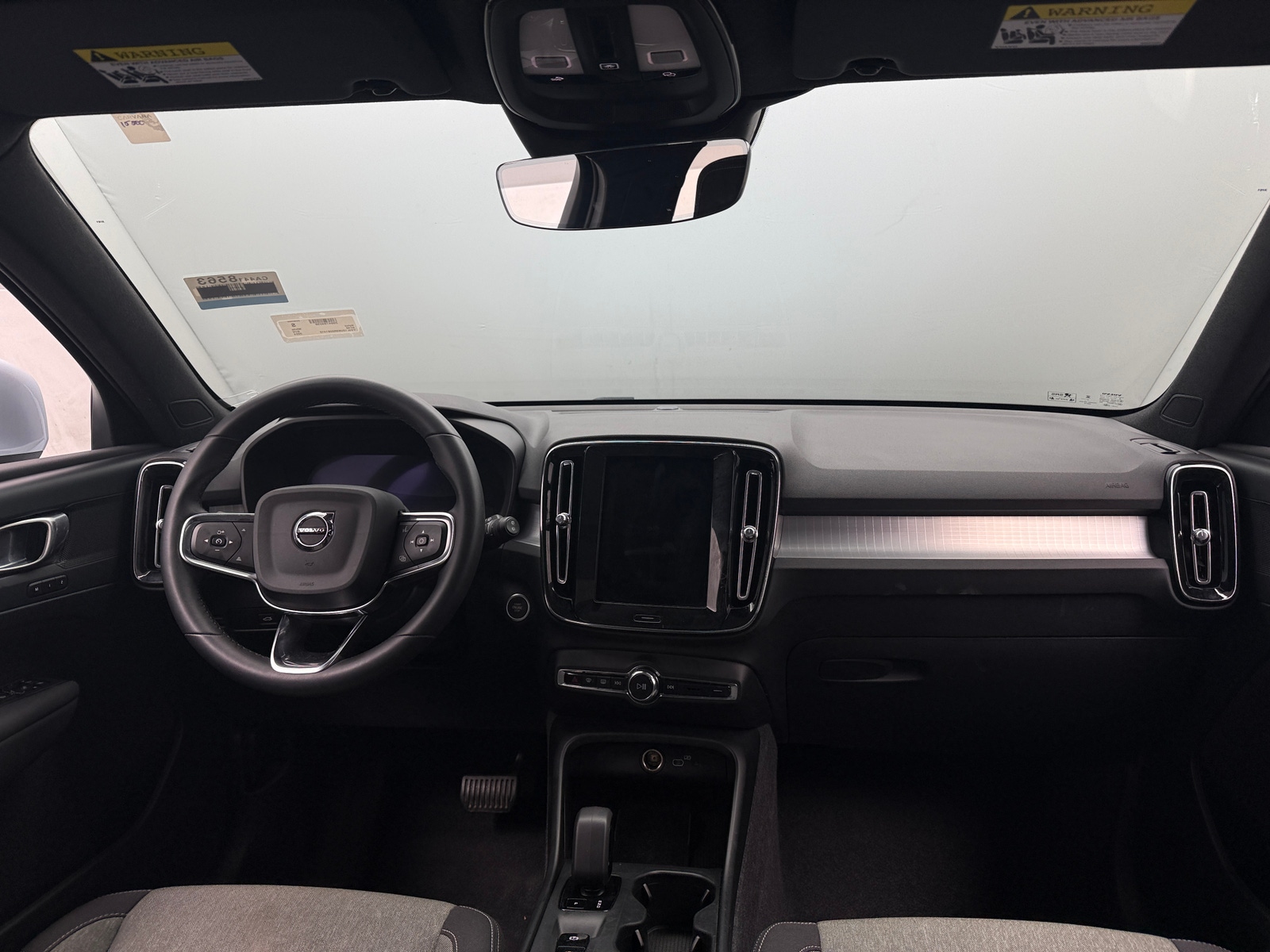 Thumbnail: 2024 Volvo XC40 - 3