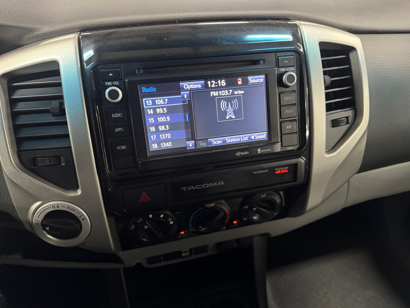 Thumbnail: 2015 Toyota Tacoma - 4