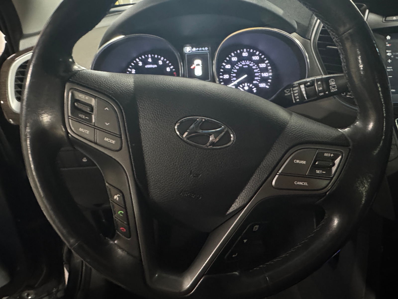 Thumbnail: 2017 Hyundai Santa Fe - 4