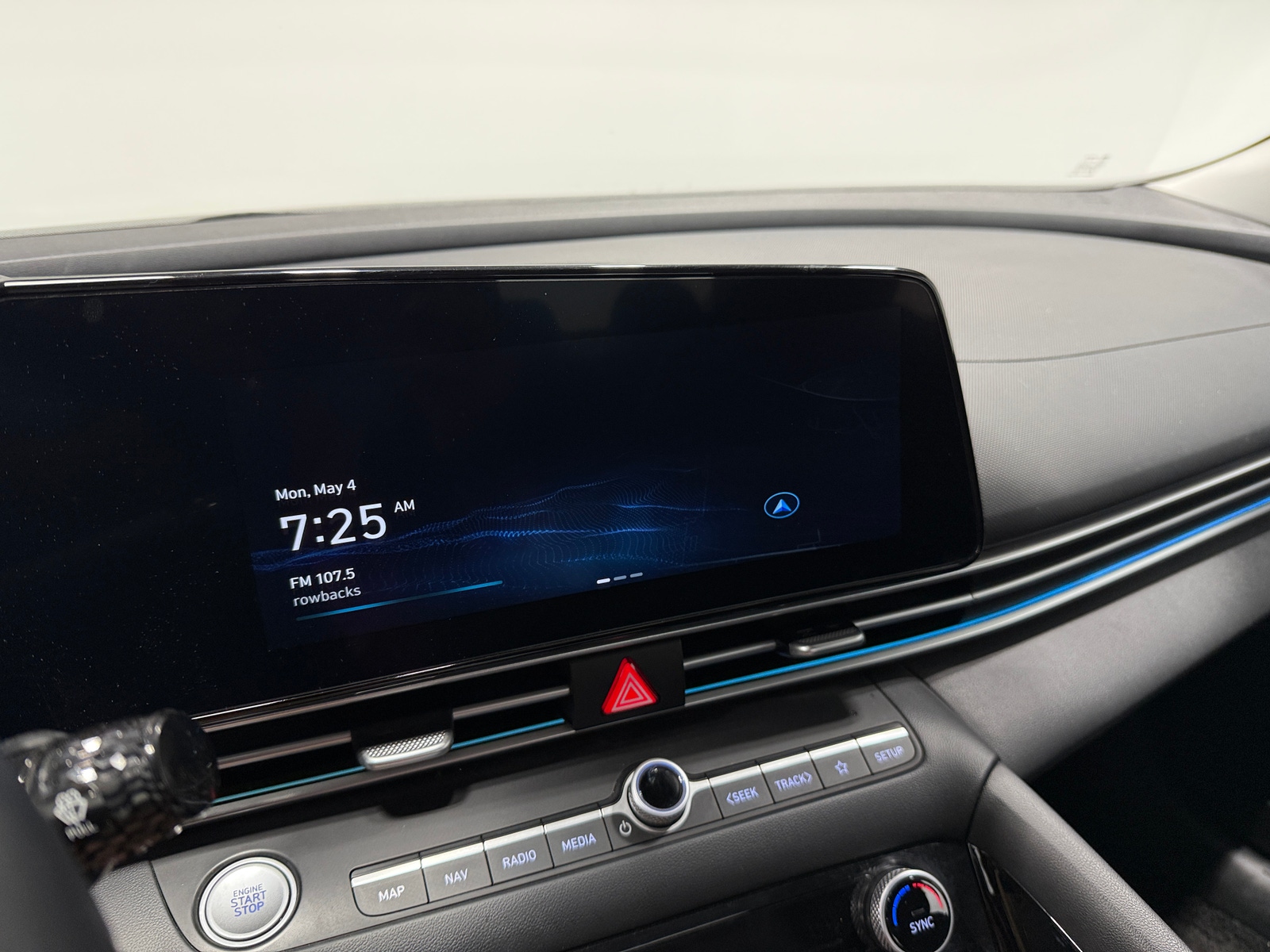 Thumbnail: 2024 Hyundai Elantra - 3