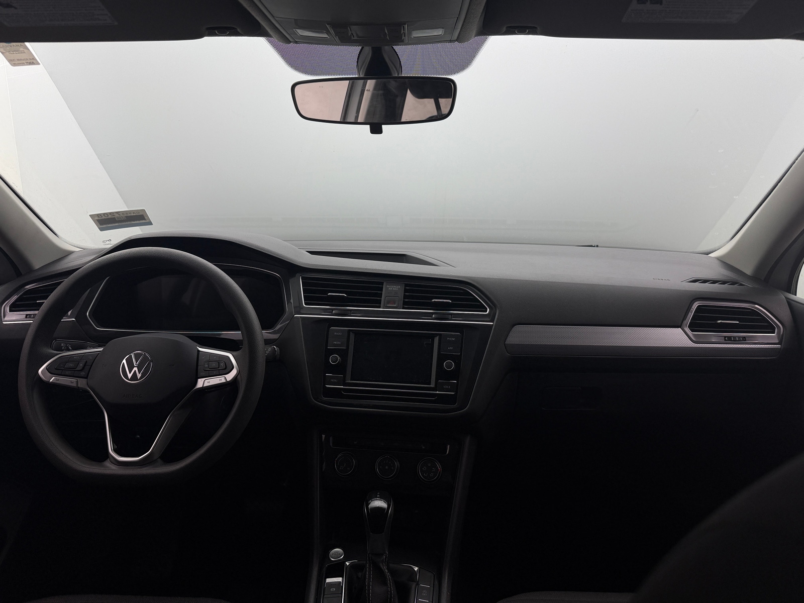 Thumbnail: 2023 Volkswagen Tiguan - 3