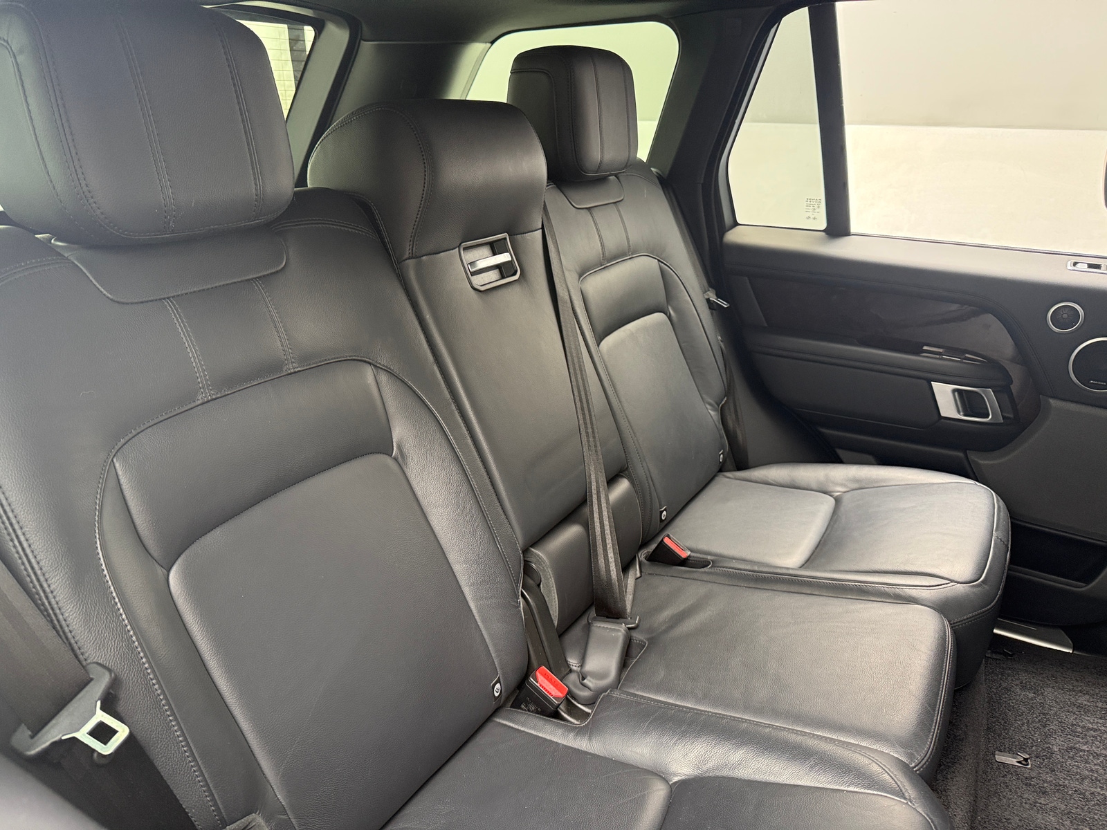 Thumbnail: 2021 Land Rover Range Rover - 5