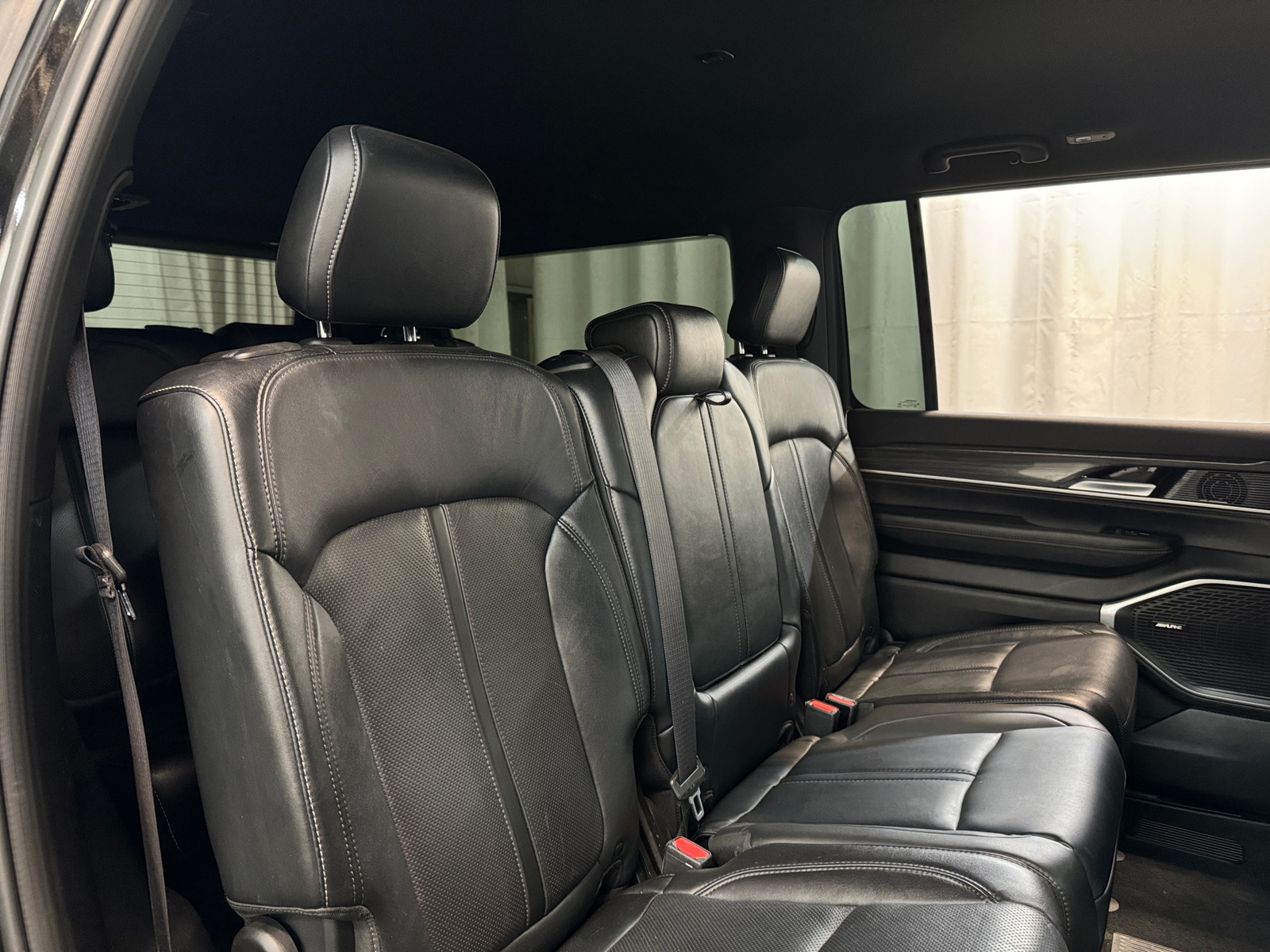 Thumbnail: 2022 Jeep Wagoneer - 5