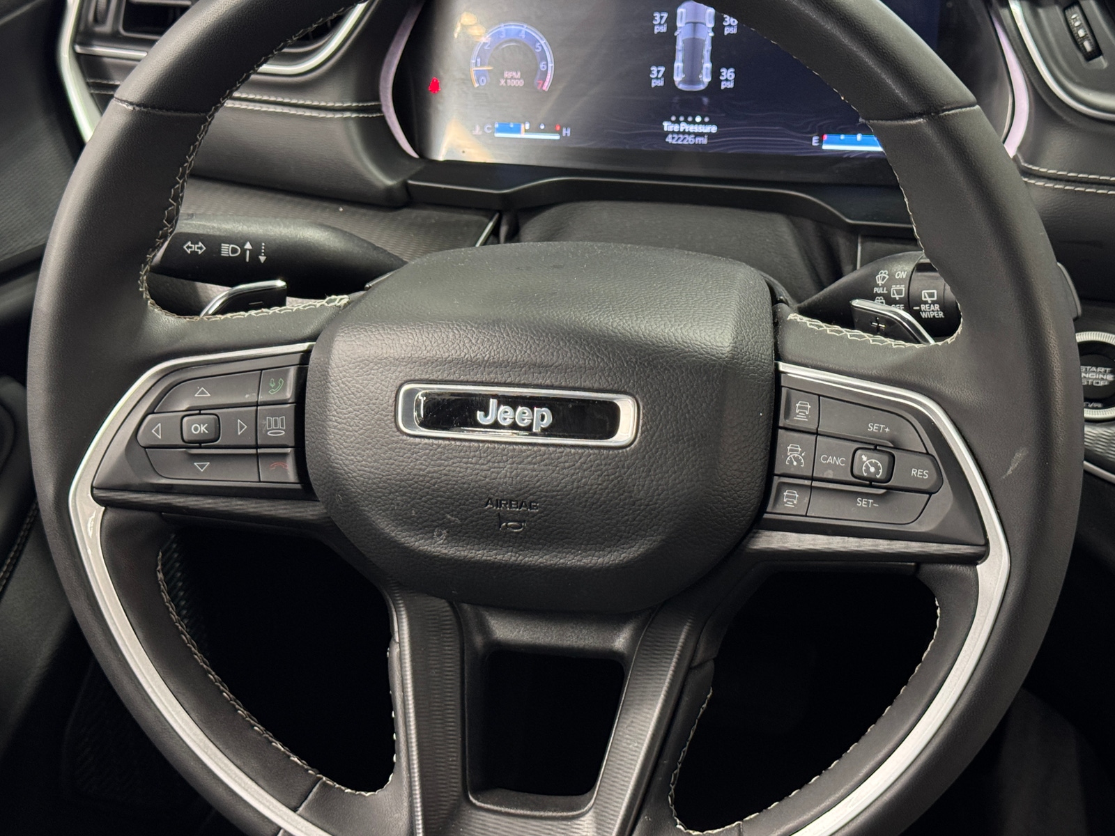 Thumbnail: 2023 Jeep Grand Cherokee - 4