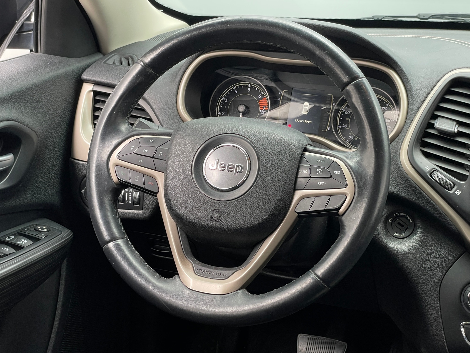 Thumbnail: 2016 Jeep Cherokee - 5