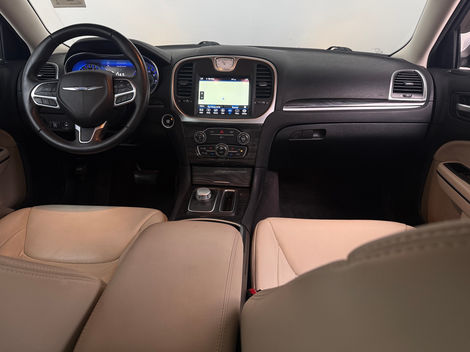 Thumbnail: 2018 Chrysler 300 - 3