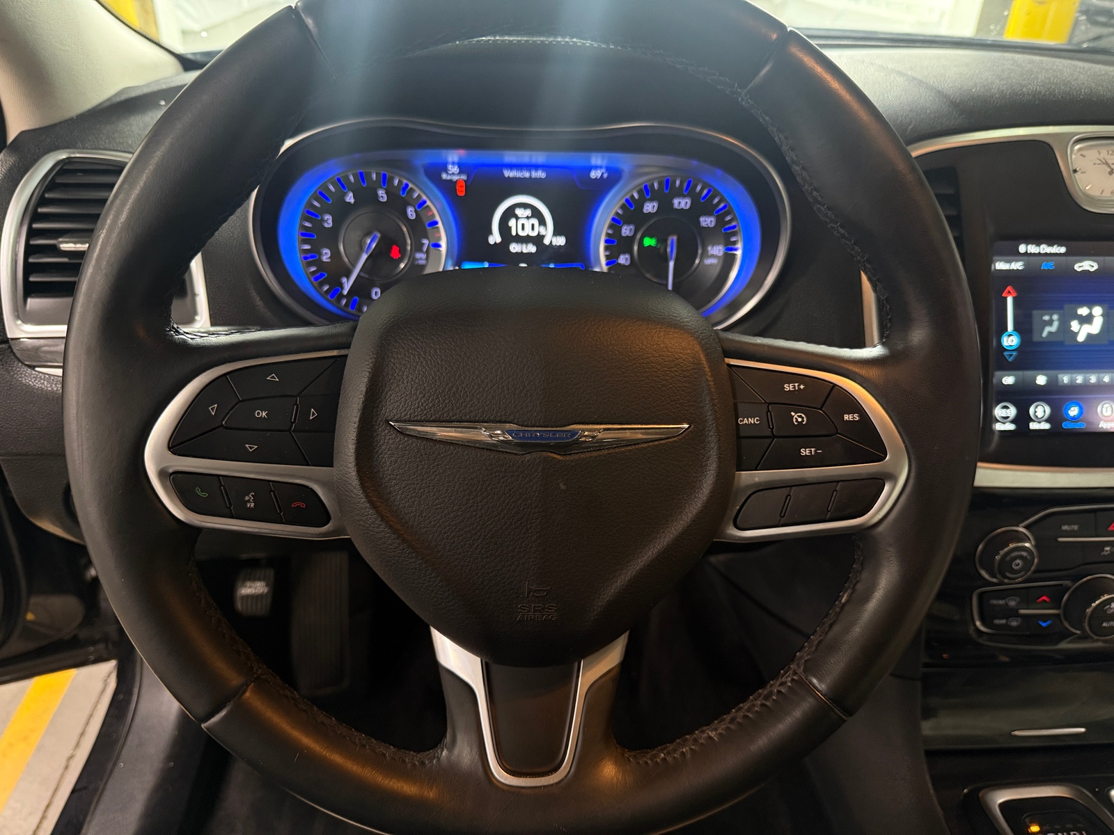 Thumbnail: 2018 Chrysler 300 - 5
