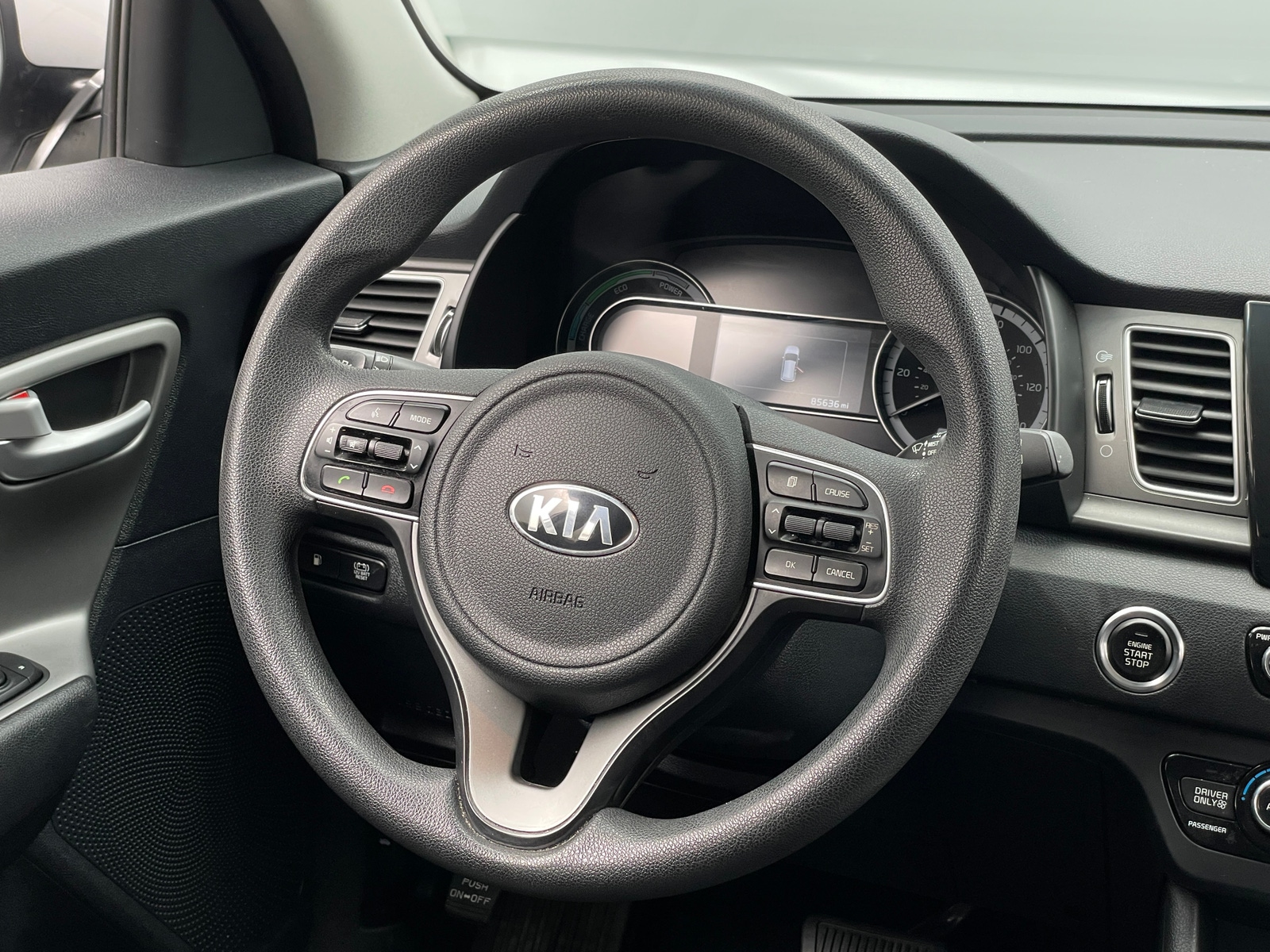 Thumbnail: 2017 Kia Niro - 5