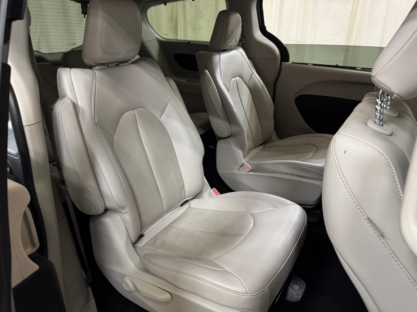 Thumbnail: 2018 Chrysler Pacifica - 5