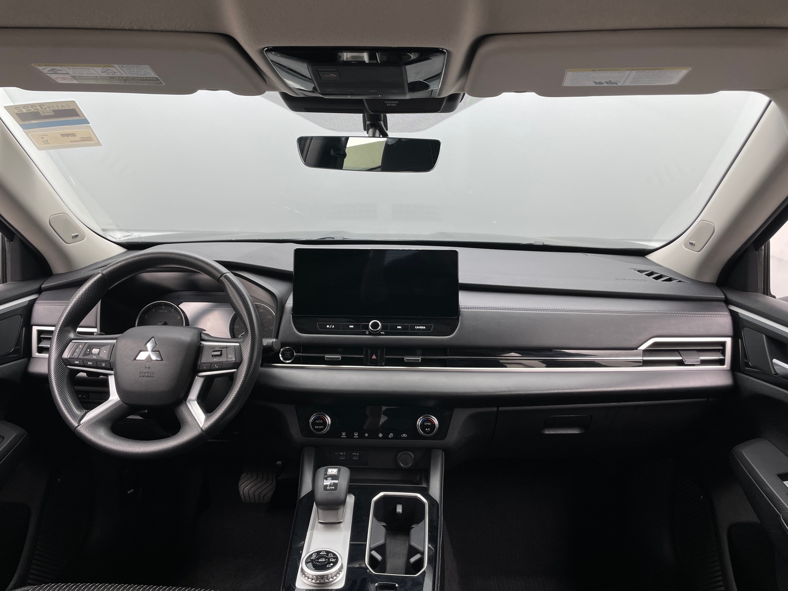 Thumbnail: 2025 Mitsubishi Outlander - 3