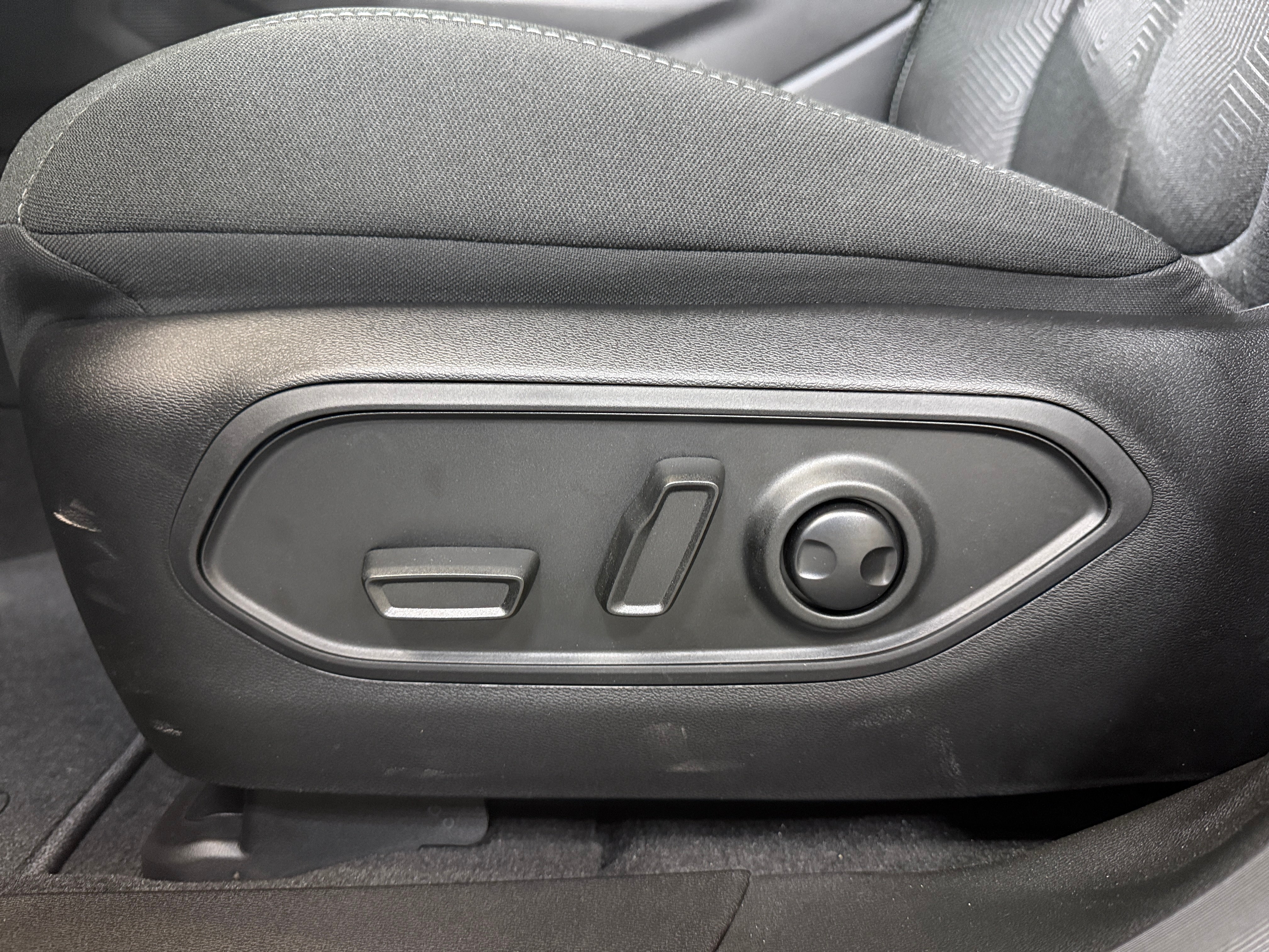 2026 Jeep Cherokee Laredo - Photo 10