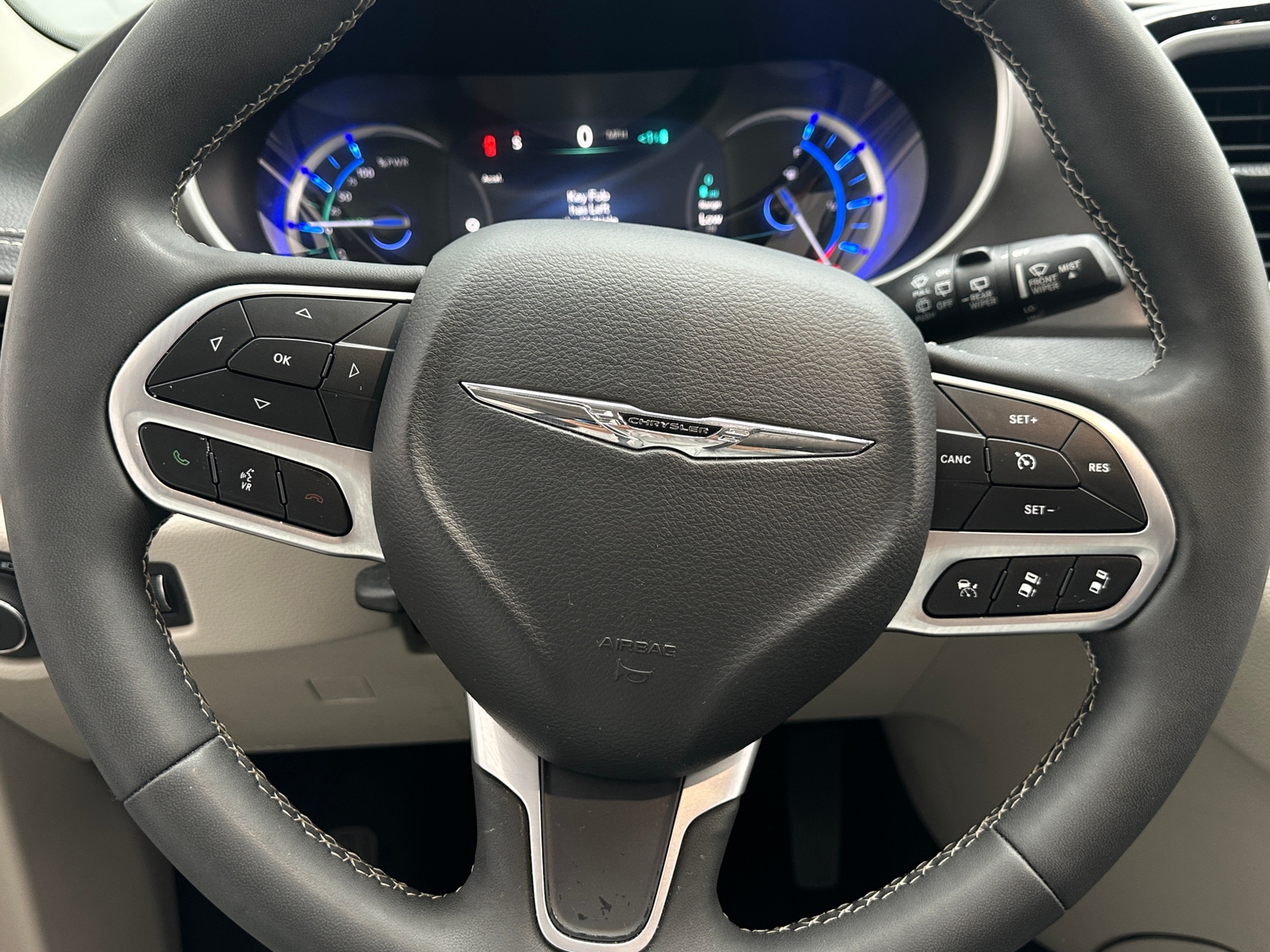 Thumbnail: 2024 Chrysler Pacifica - 4