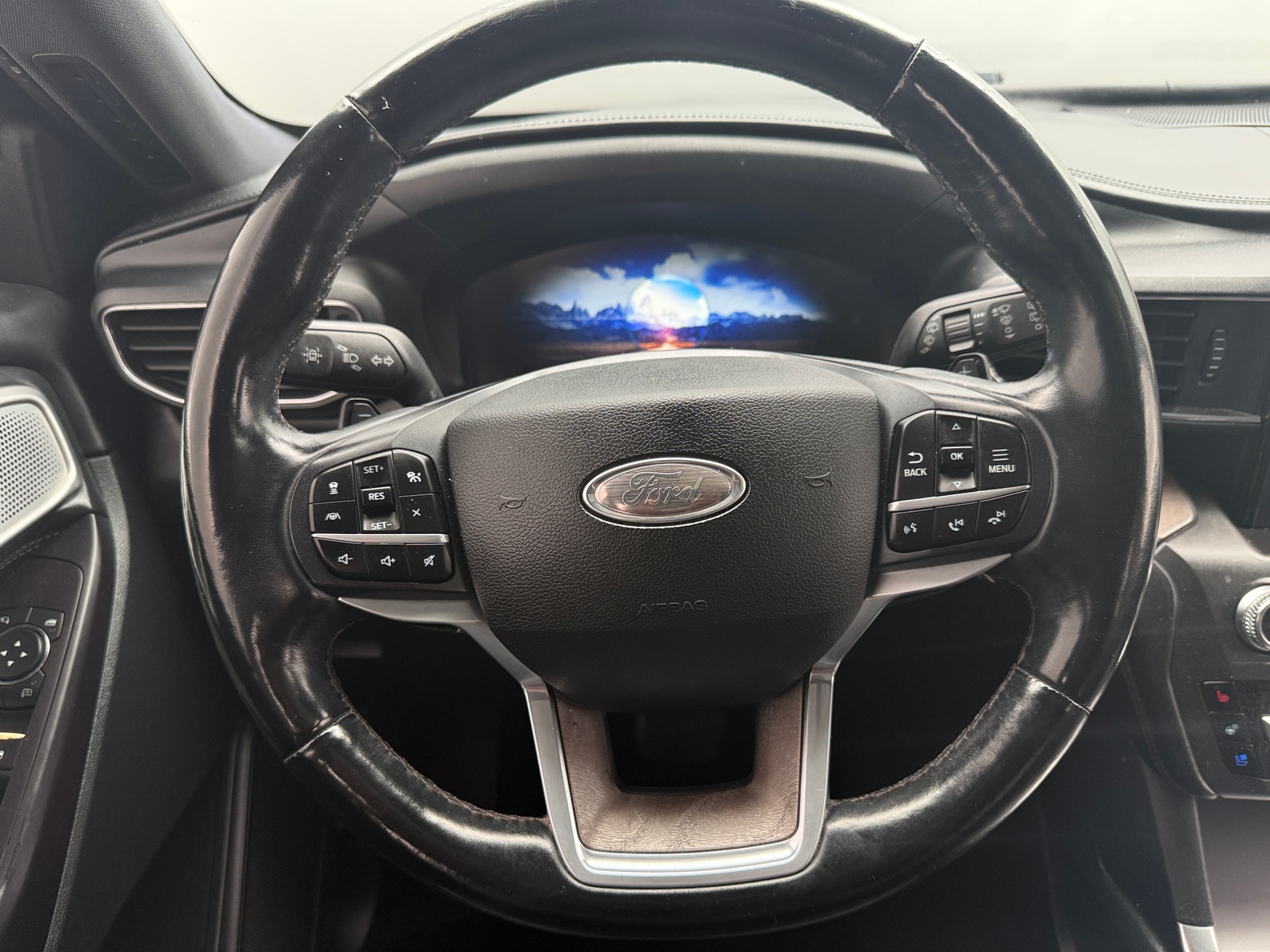 Thumbnail: 2020 Ford Explorer - 4