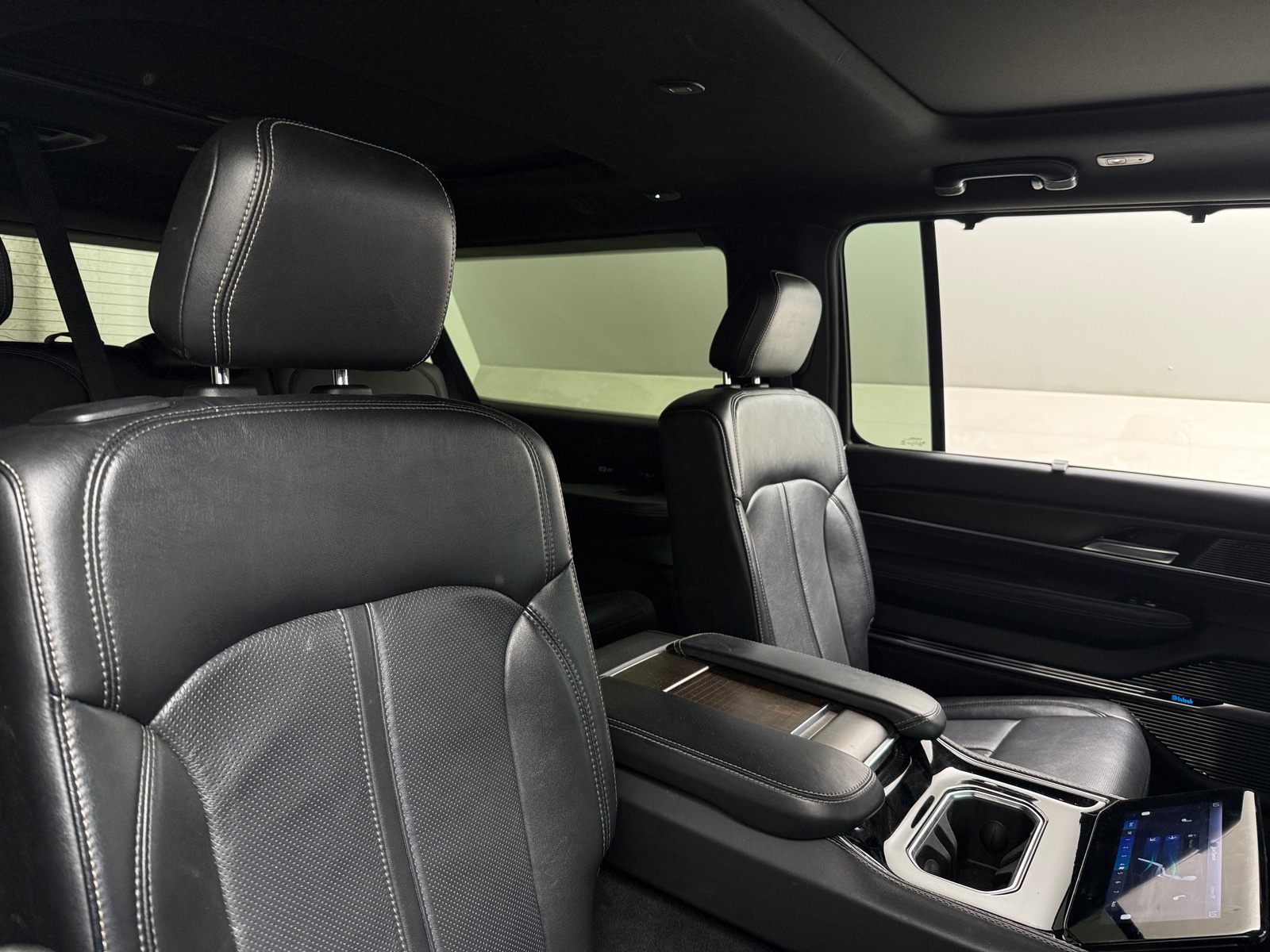 Thumbnail: 2024 Jeep Grand Wagoneer L - 5