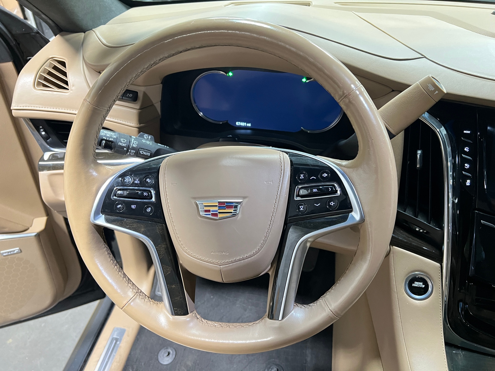 Thumbnail: 2018 Cadillac Escalade - 4