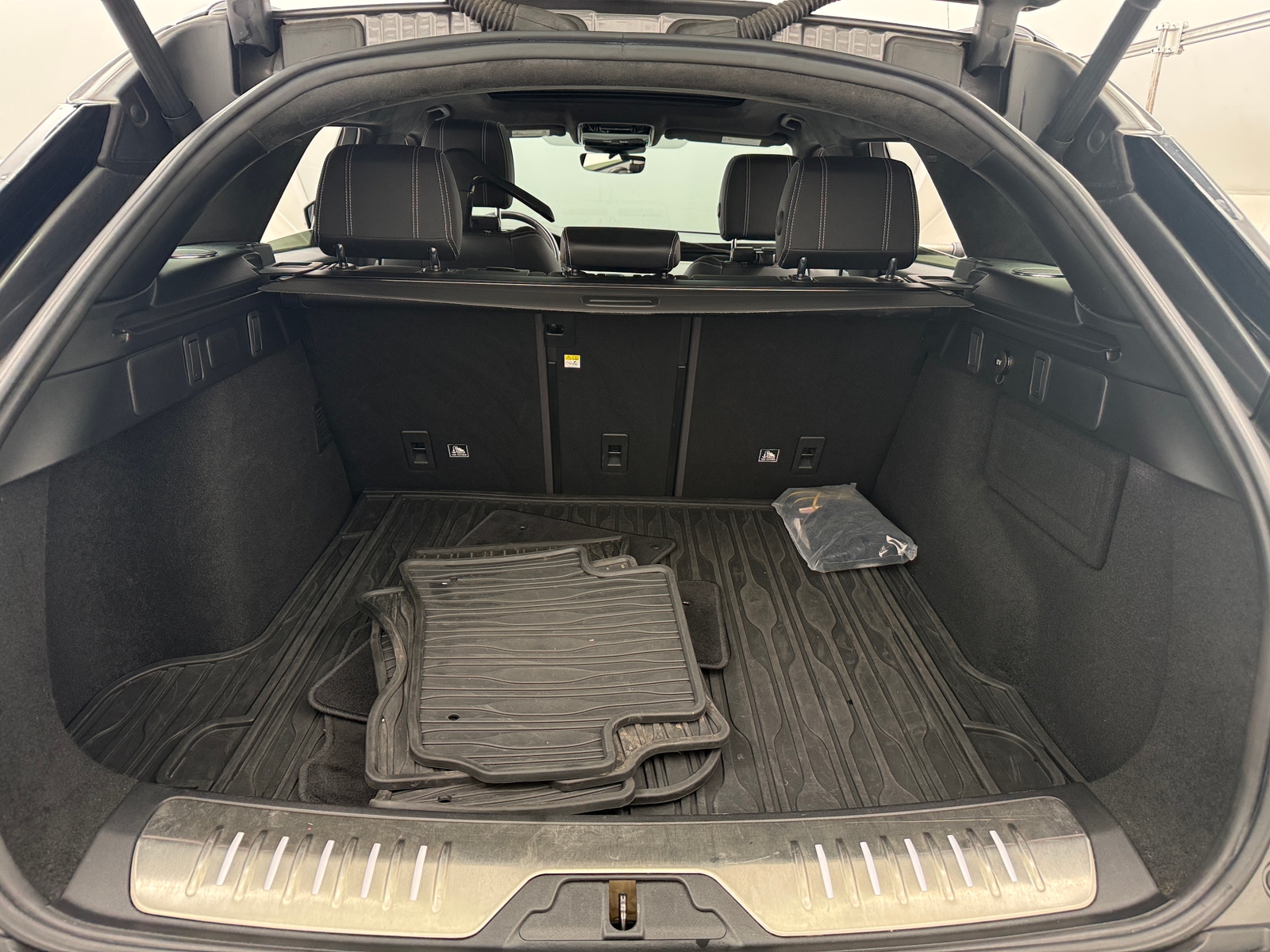Thumbnail: 2019 Land Rover Range Rover Velar - 6