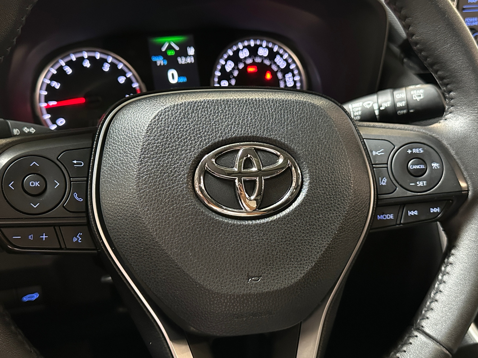 Thumbnail: 2022 Toyota RAV4 - 4