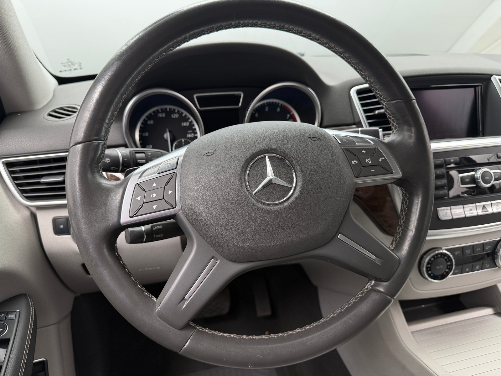 Thumbnail: 2012 Mercedes-Benz M-Class - 4