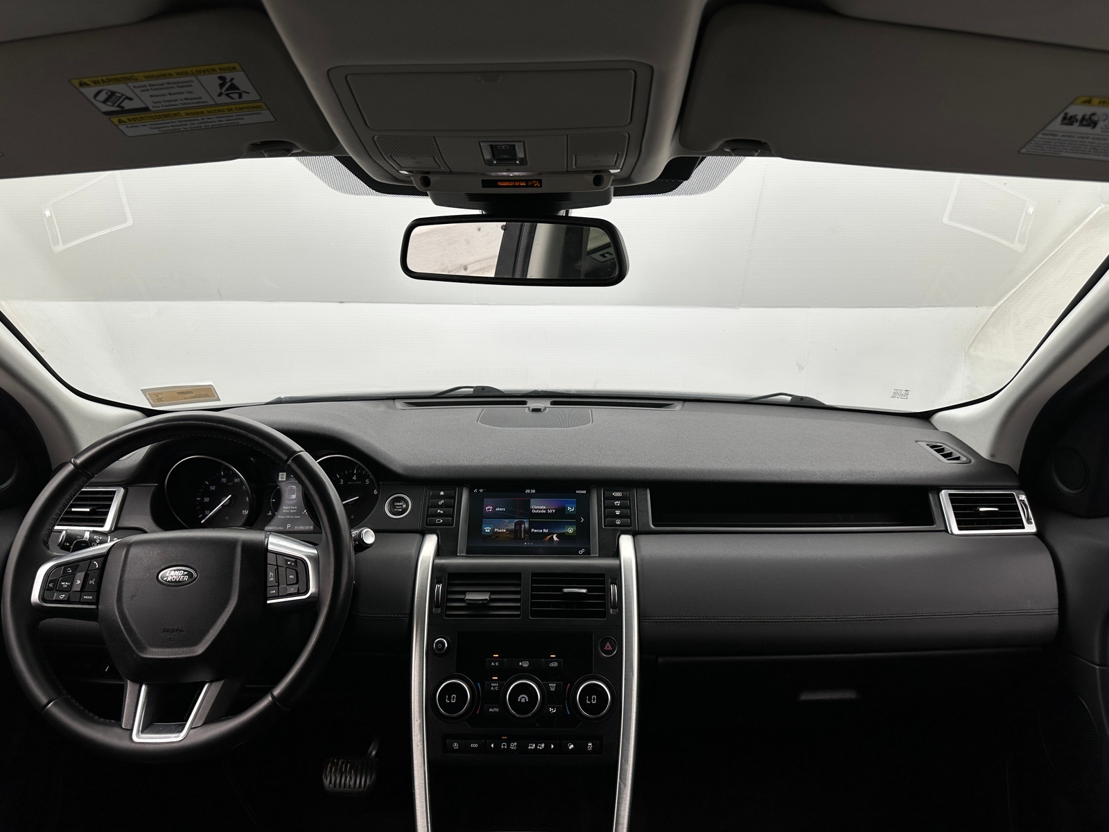 Thumbnail: 2018 Land Rover Discovery Sport - 2