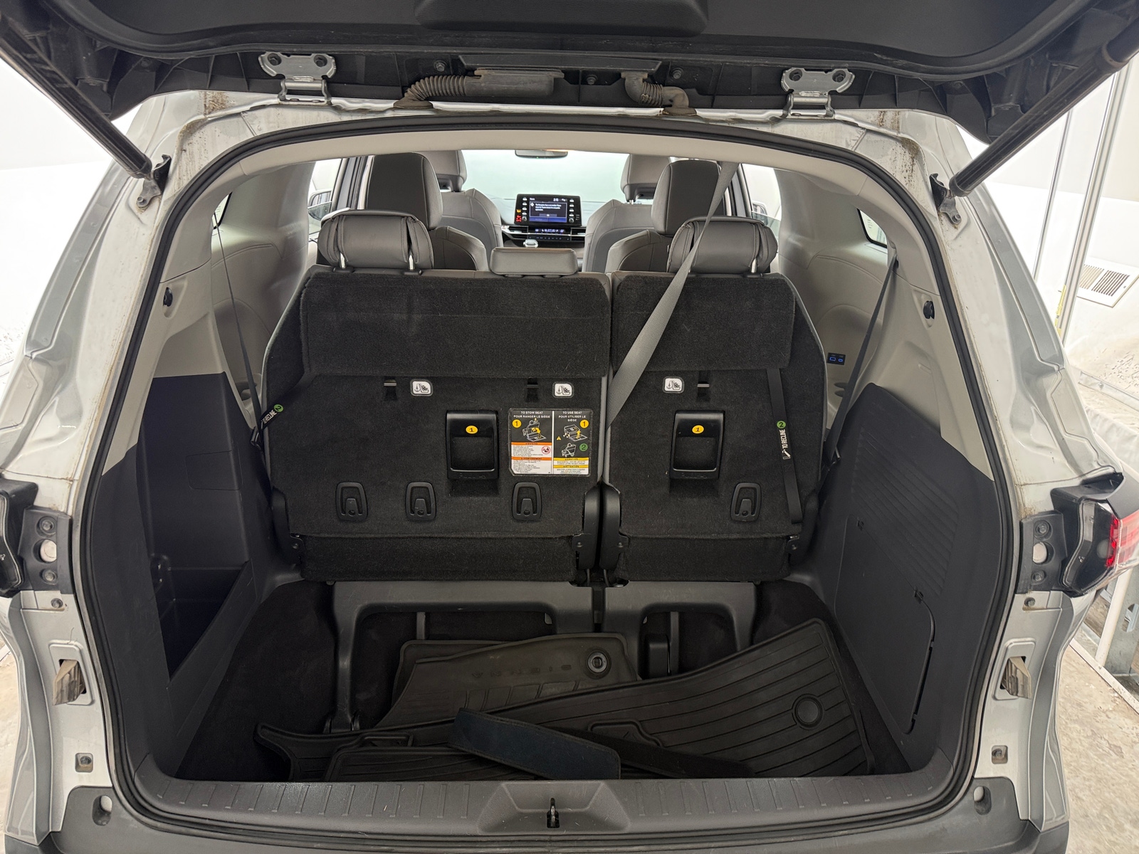 Thumbnail: 2021 Toyota Sienna - 6