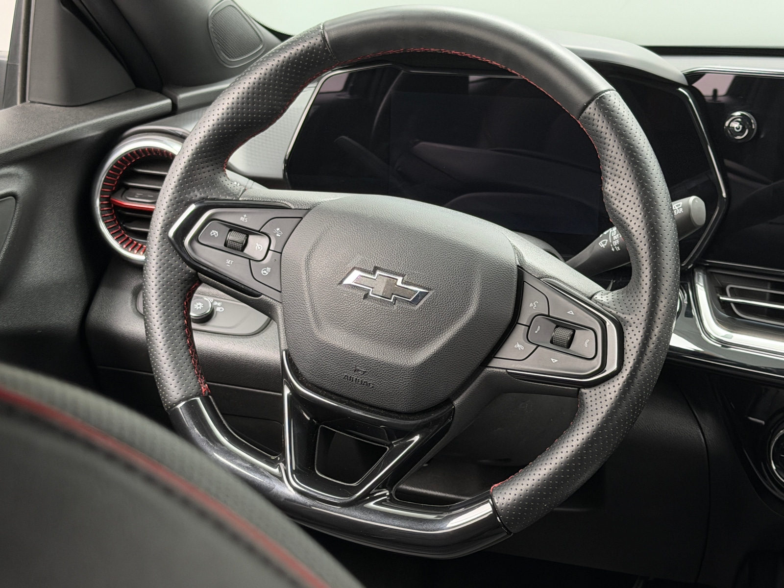 Thumbnail: 2025 Chevrolet Trax - 4