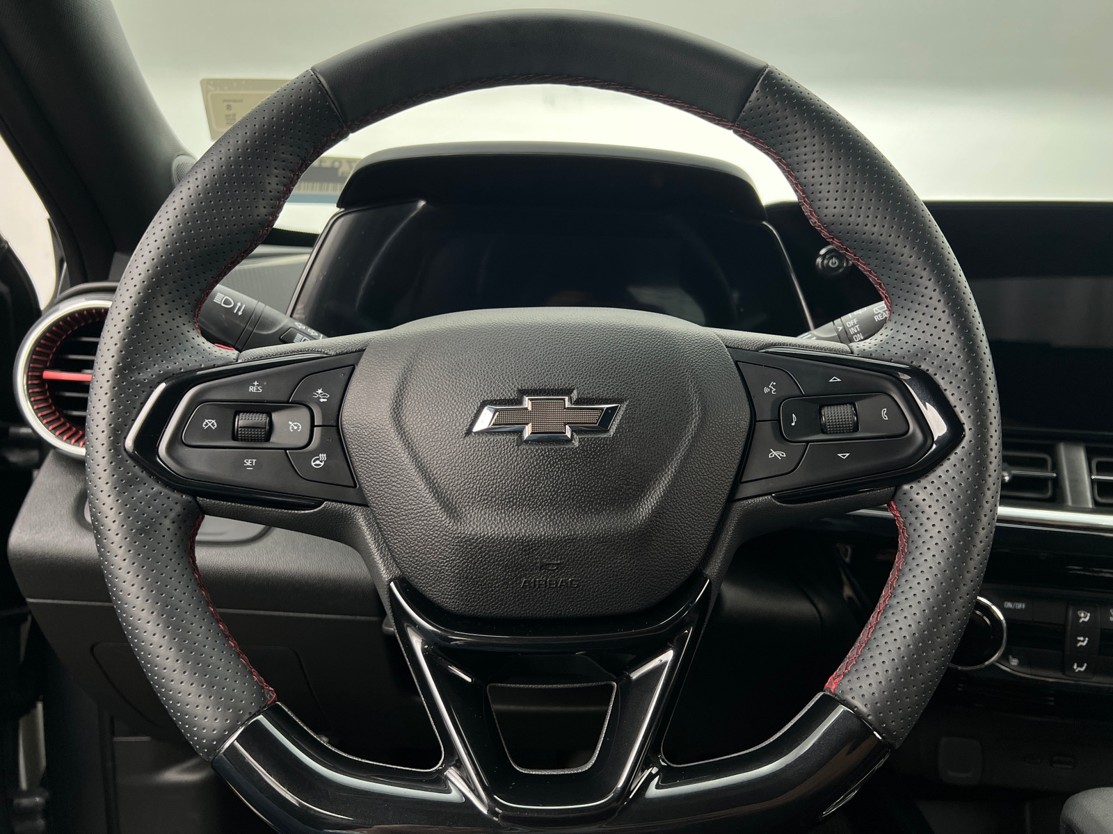 Thumbnail: 2025 Chevrolet Trax - 4