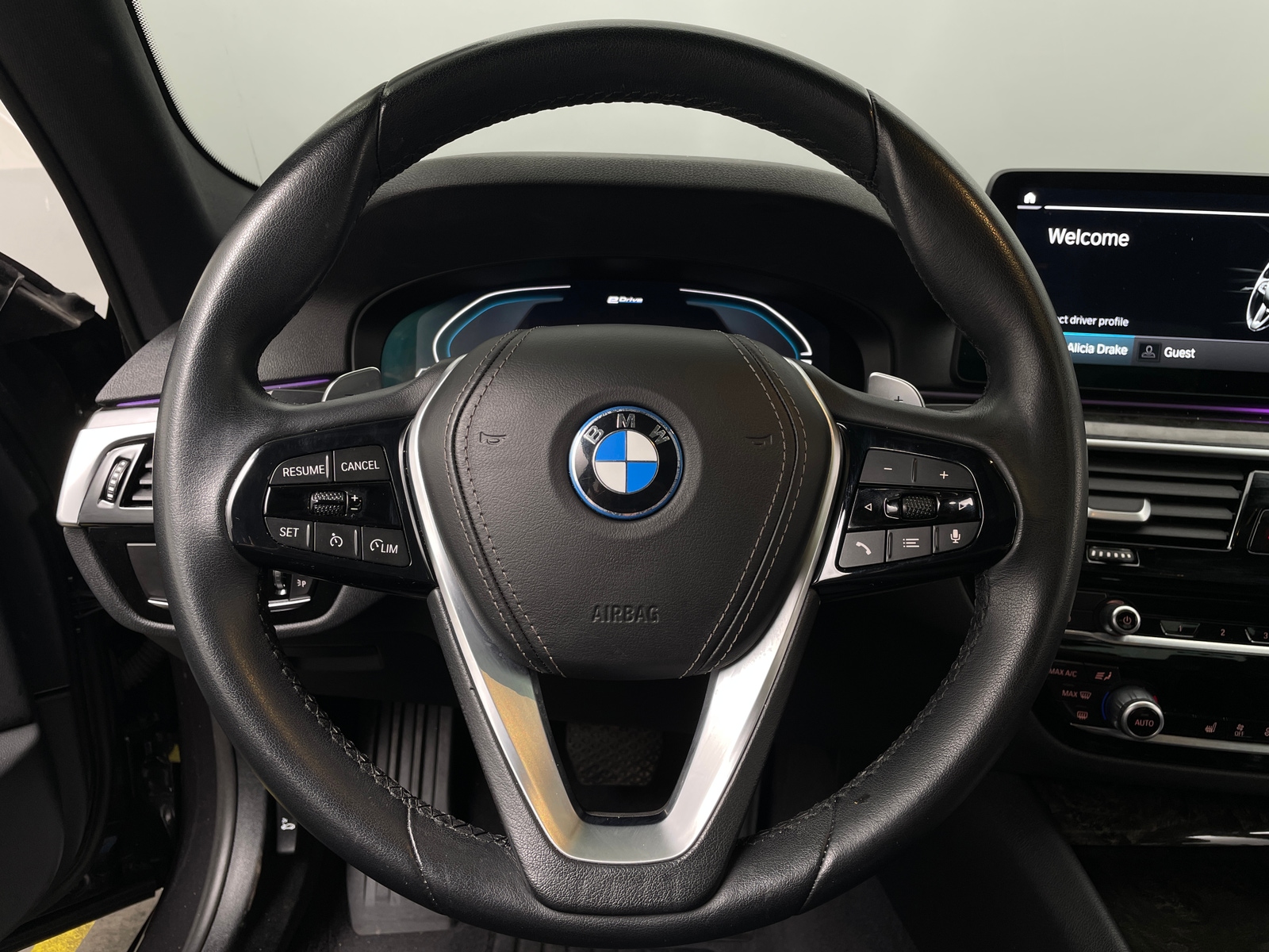 Thumbnail: 2023 BMW 5 Series - 4
