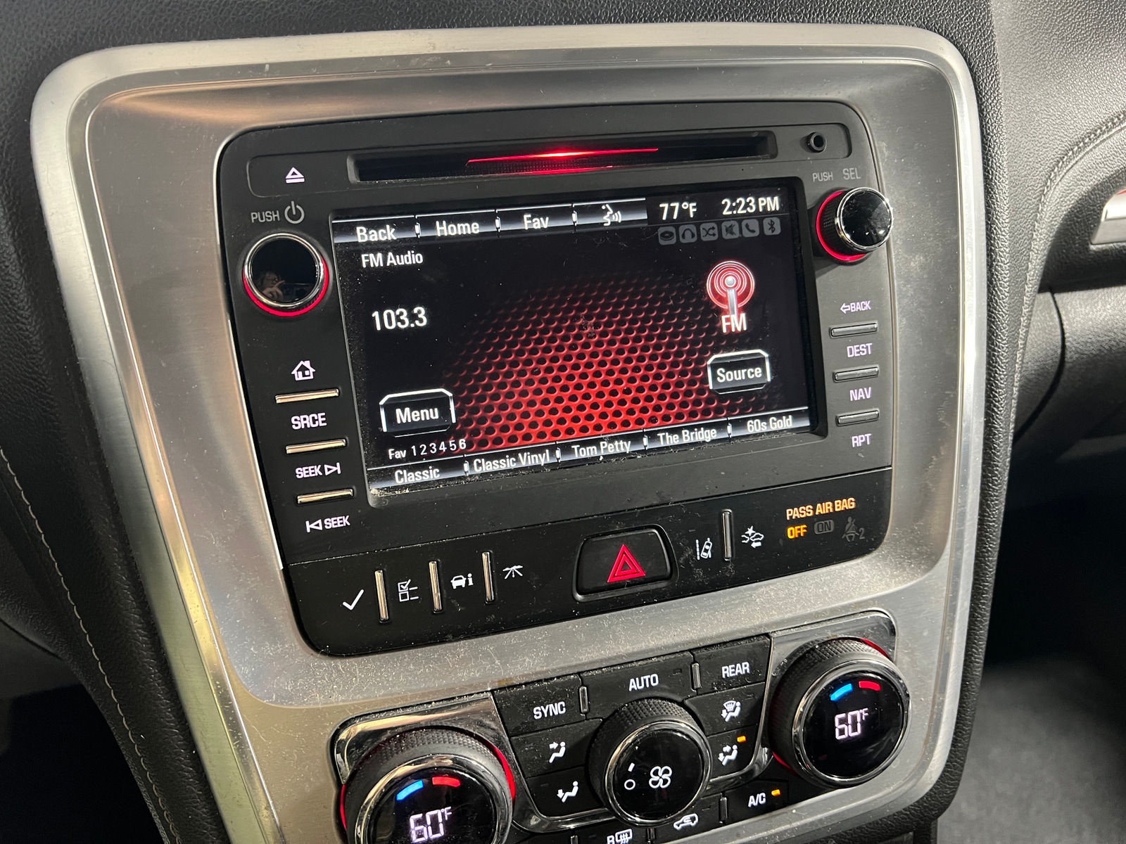Thumbnail: 2017 GMC Acadia - 3