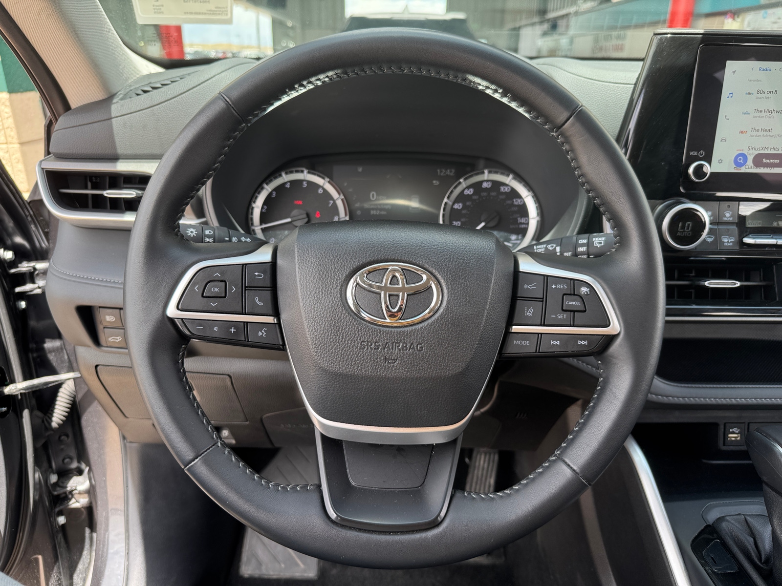 Thumbnail: 2025 Toyota Highlander - 5