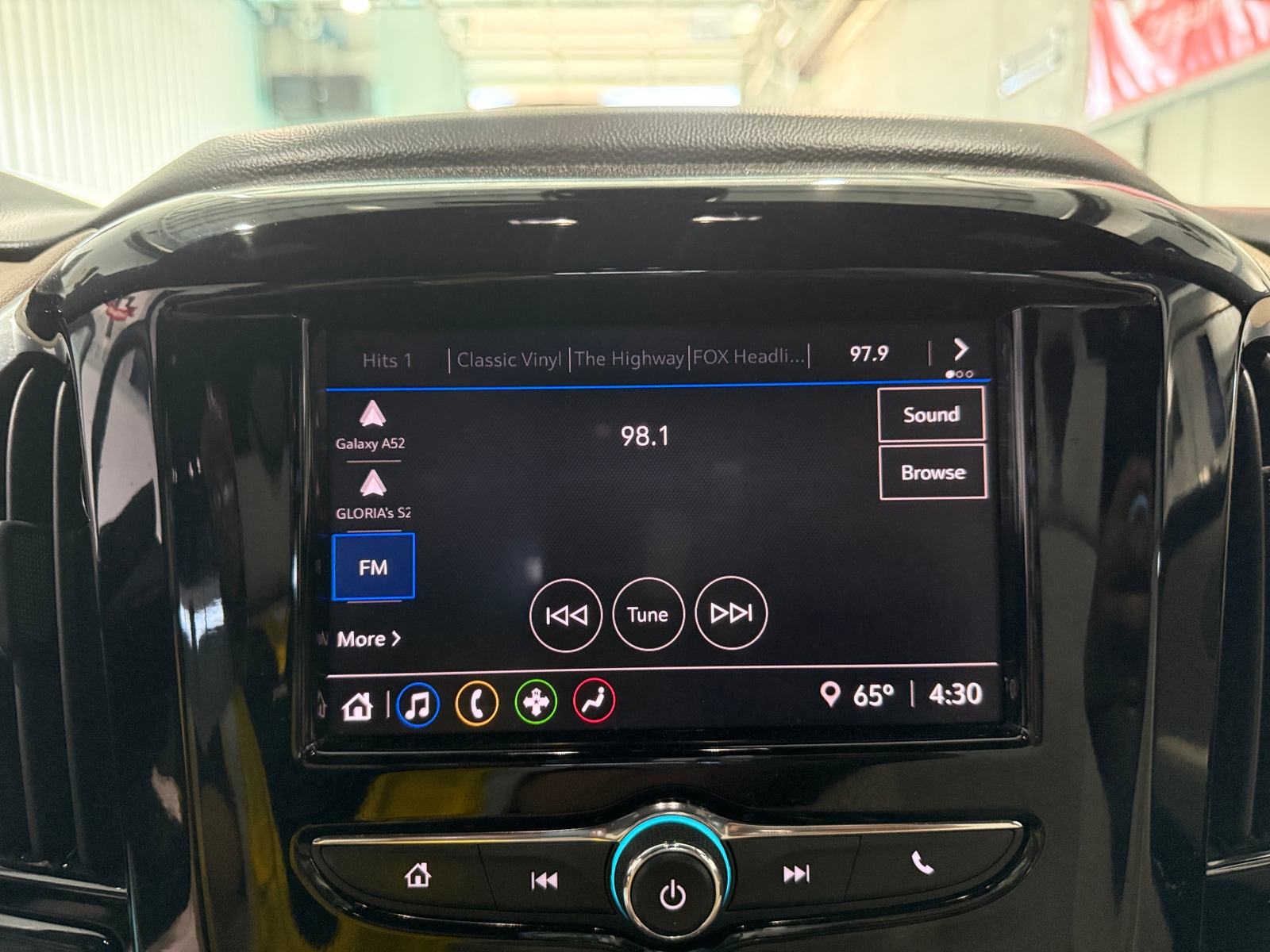 Thumbnail: 2023 Chevrolet Traverse - 4