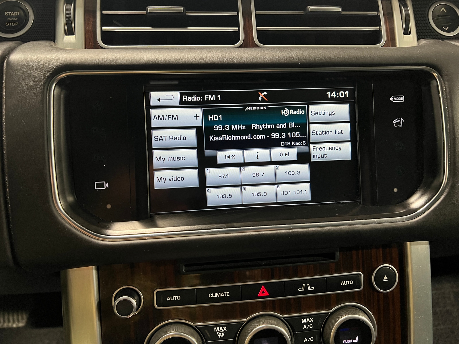 Thumbnail: 2016 Land Rover Range Rover - 3