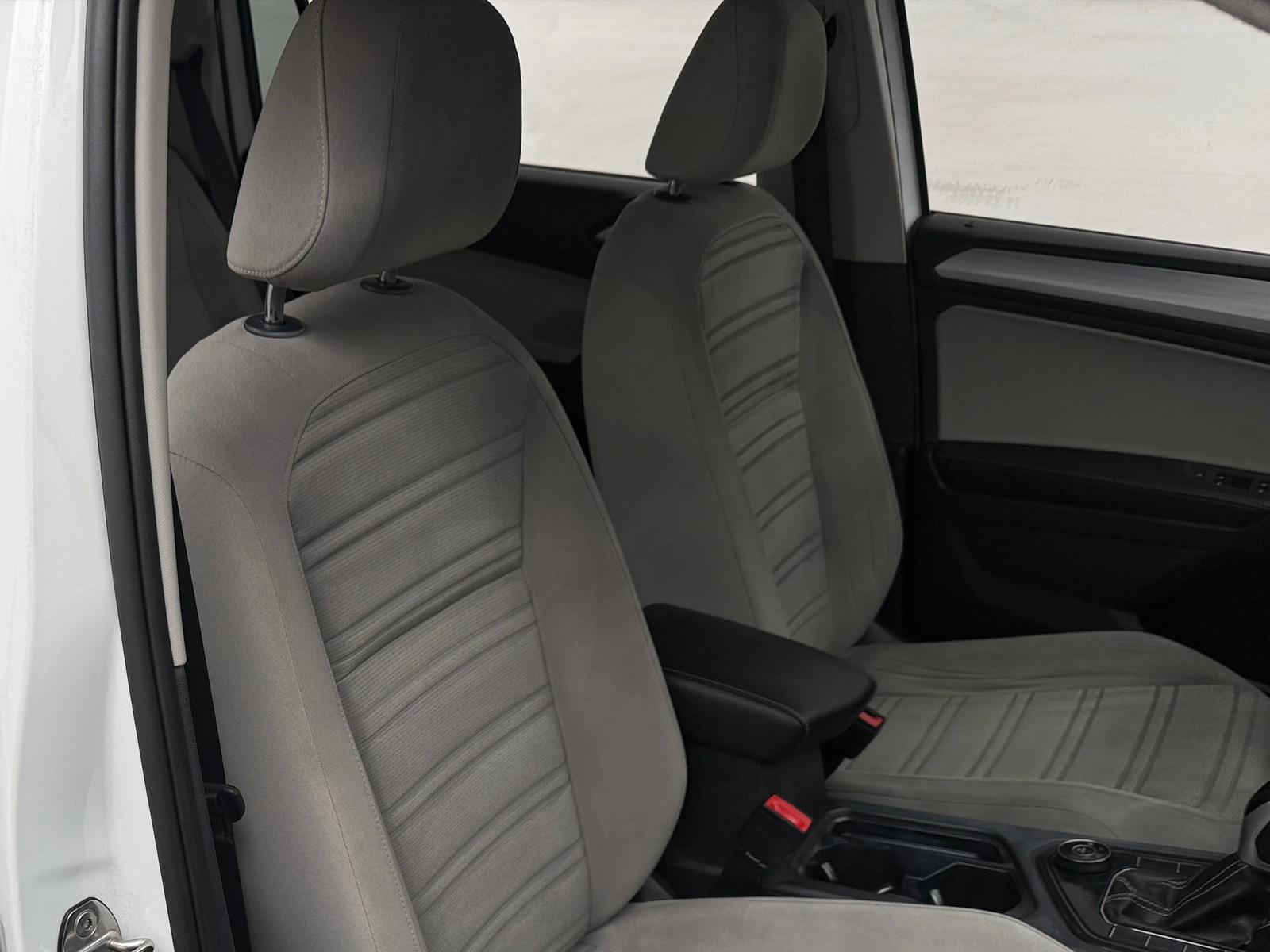 Thumbnail: 2022 Volkswagen Tiguan - 2