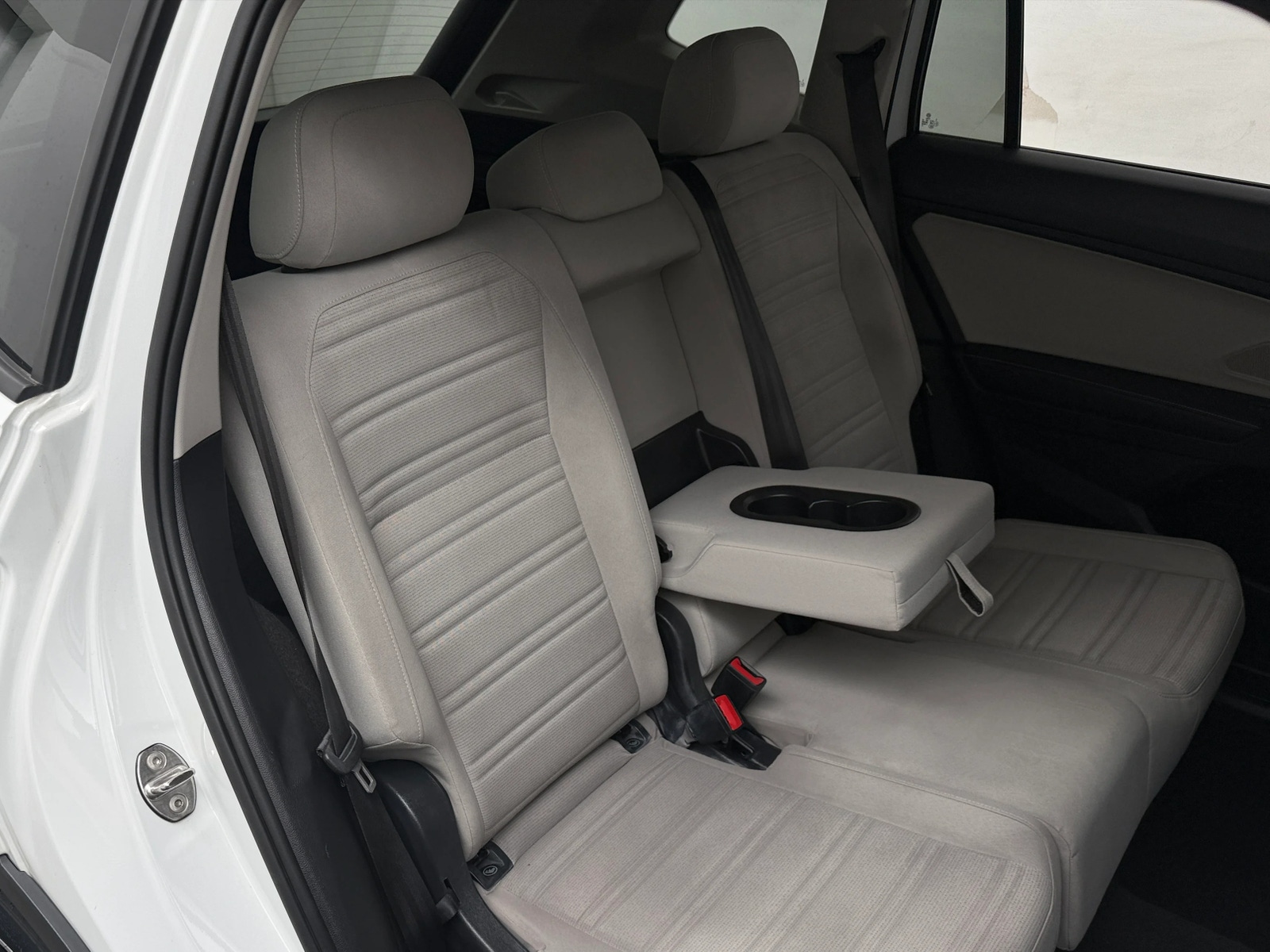 Thumbnail: 2022 Volkswagen Tiguan - 6